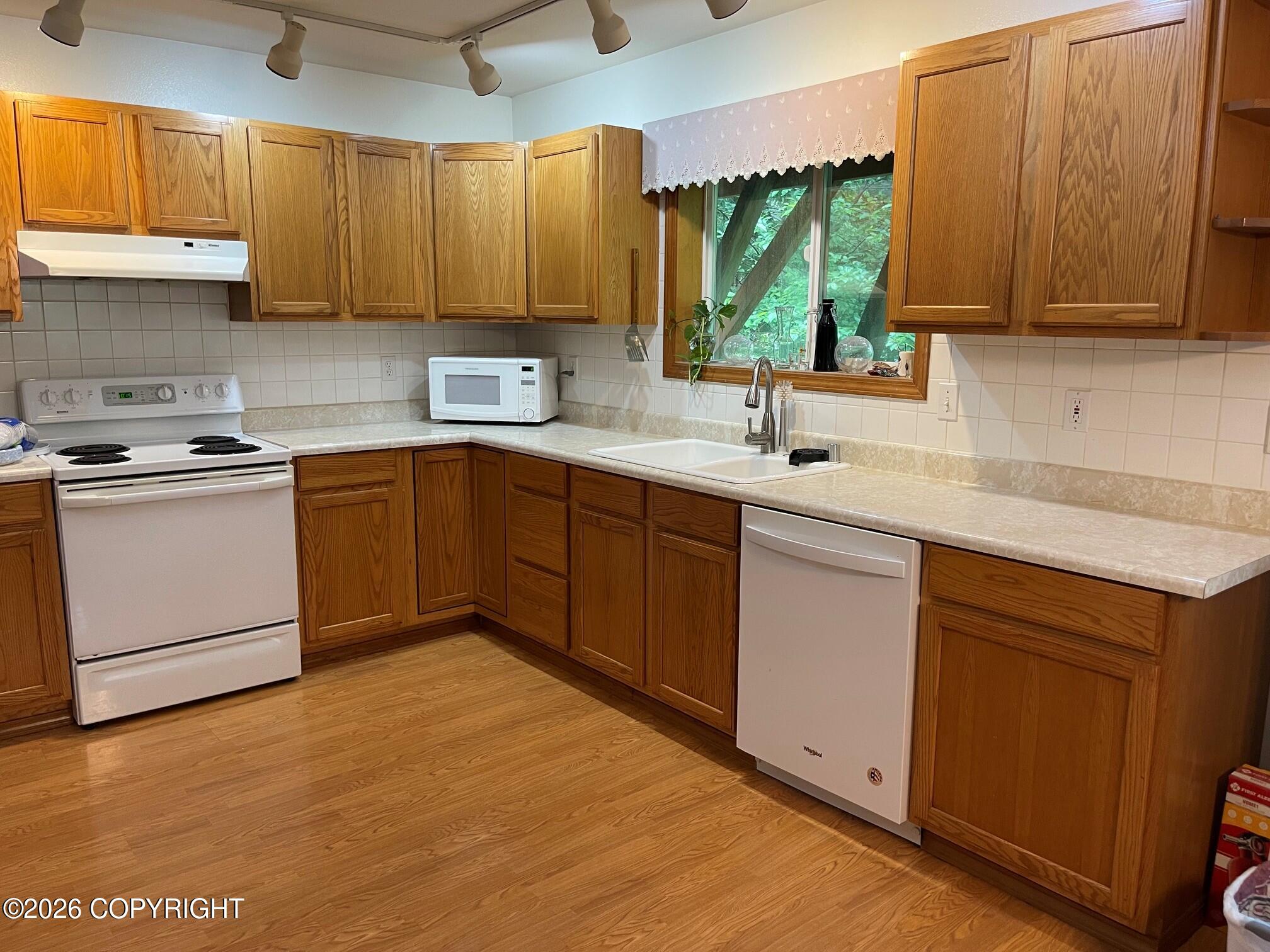 870 Summit Terrace Property Photo 5