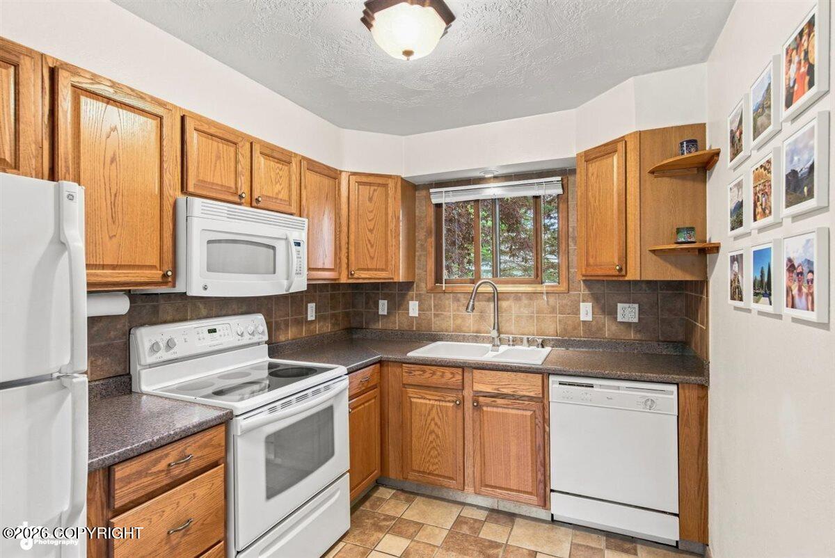 3031 Bridle Lane Property Photo 14