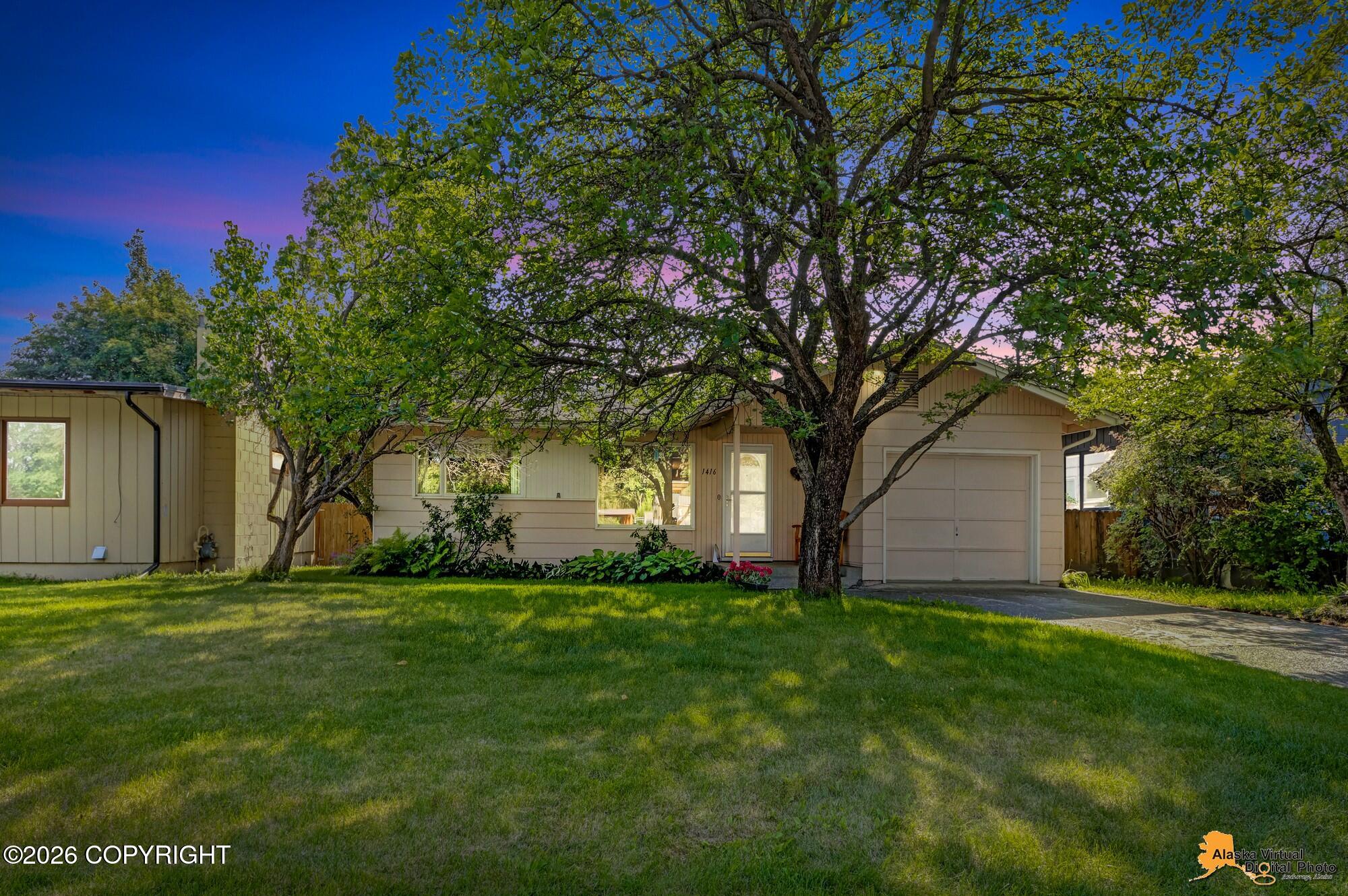 1416 W 23rd Avenue Property Photo 3