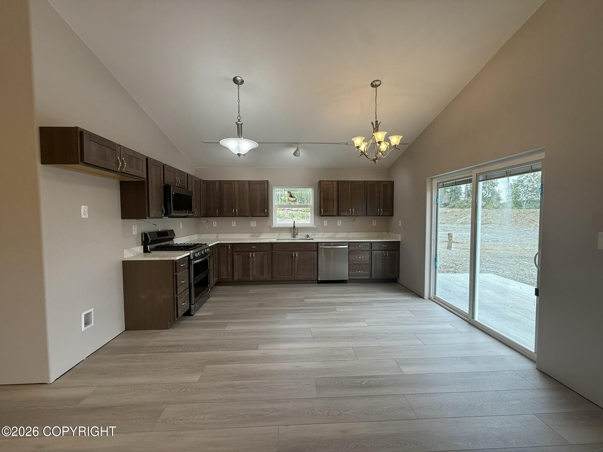 2561 S Ridgecrest Road Property Photo 8
