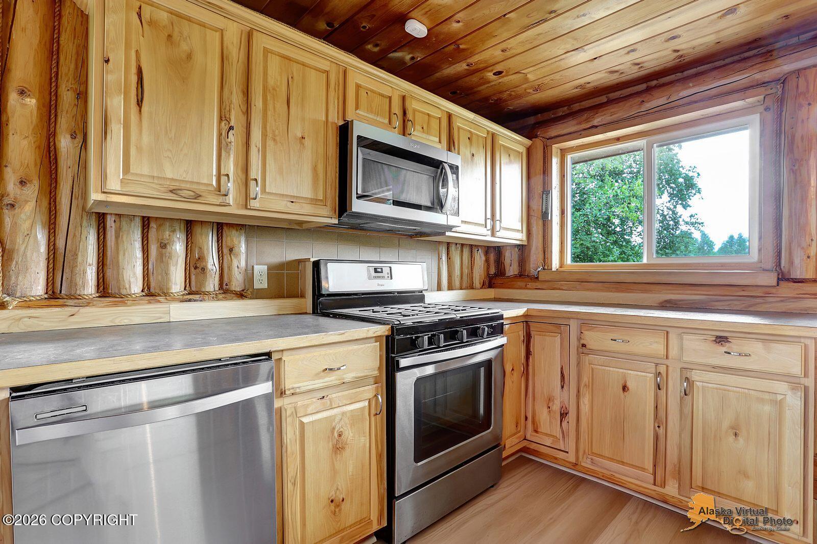 7566 N Sushana Drive Property Photo 16