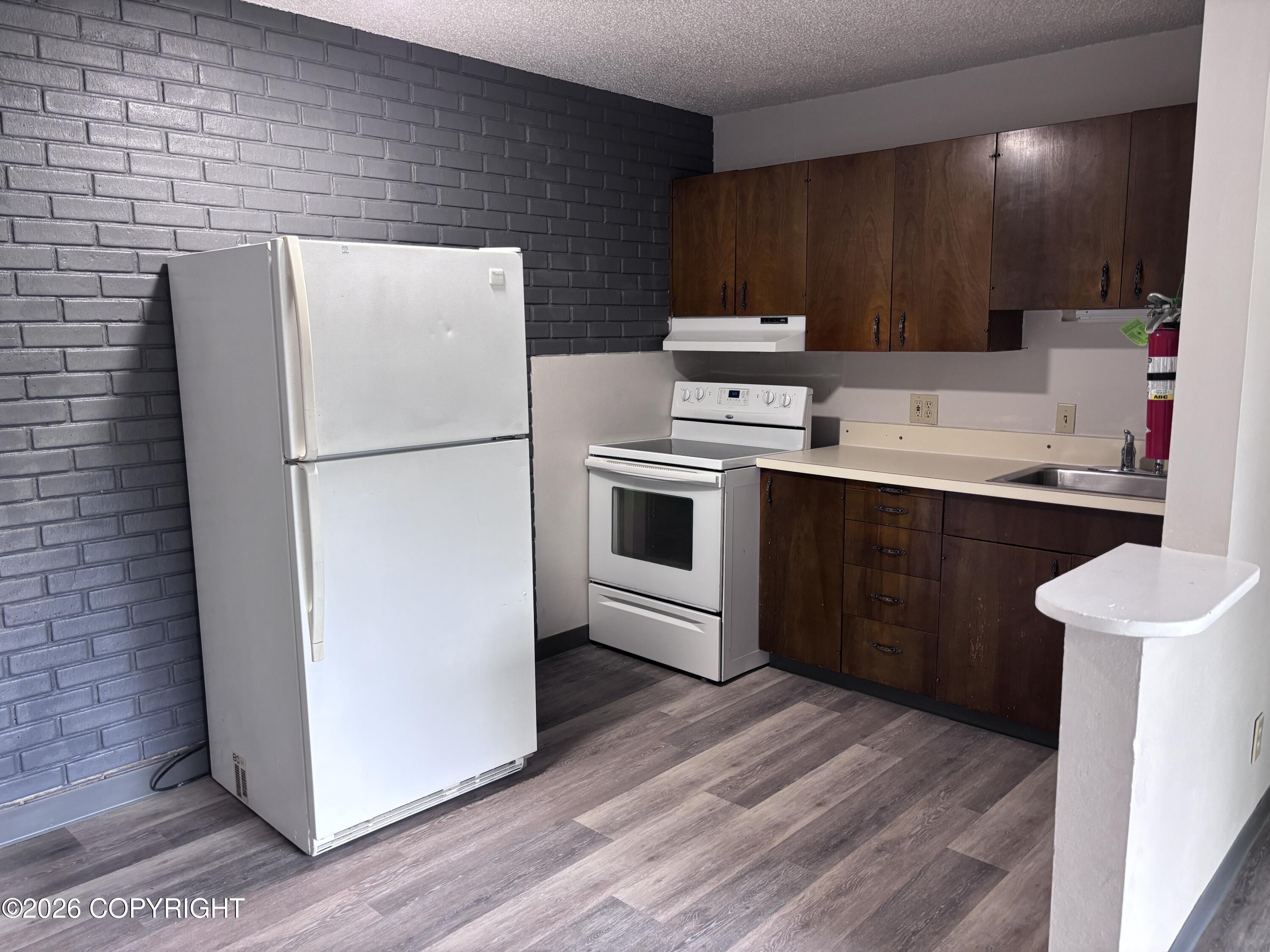 1425 W 40th Avenue #1 Property Photo 2