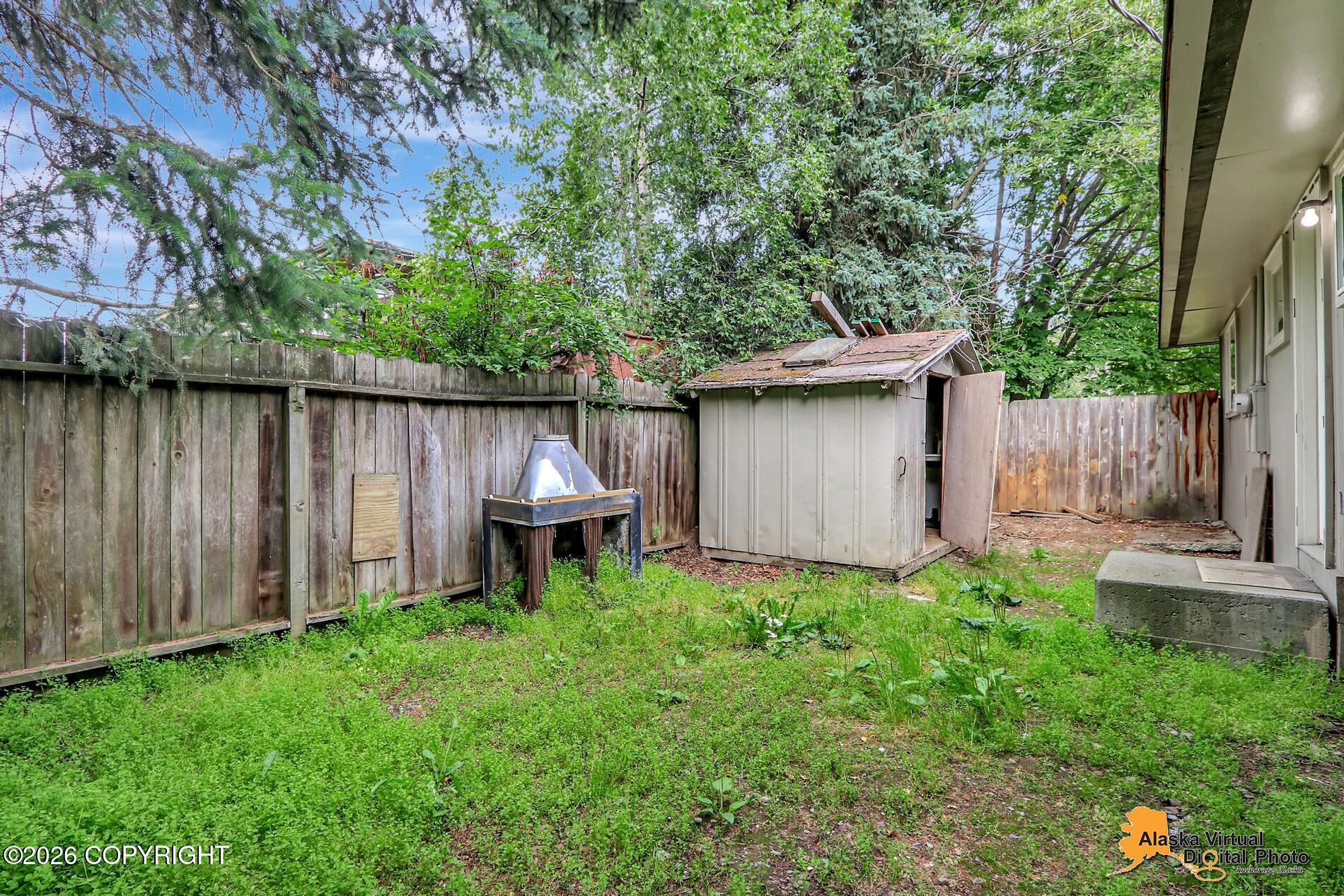7440 Glade Place Property Photo 11
