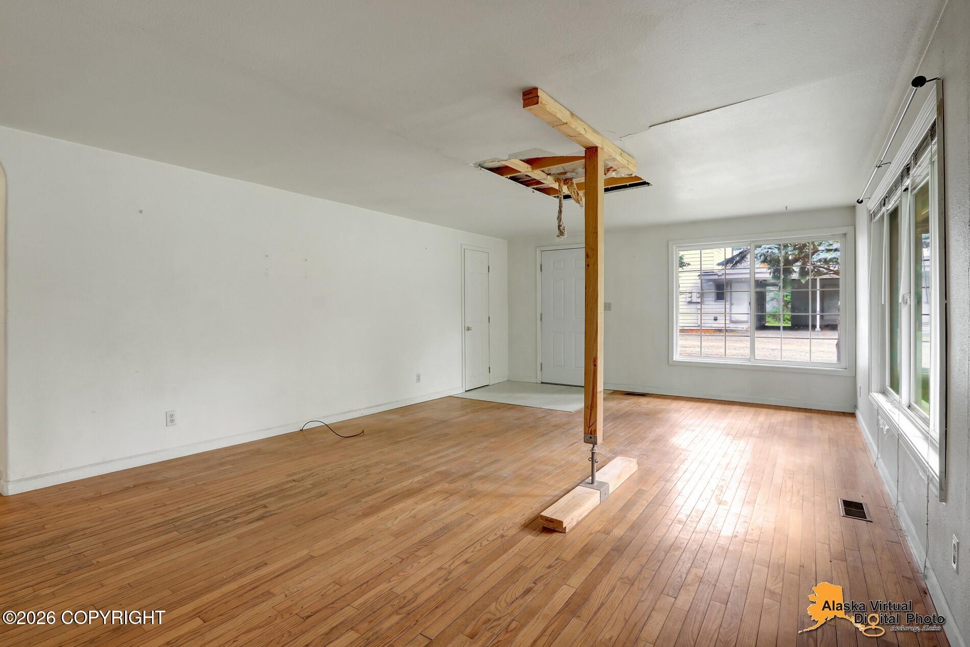 7440 Glade Place Property Photo 13