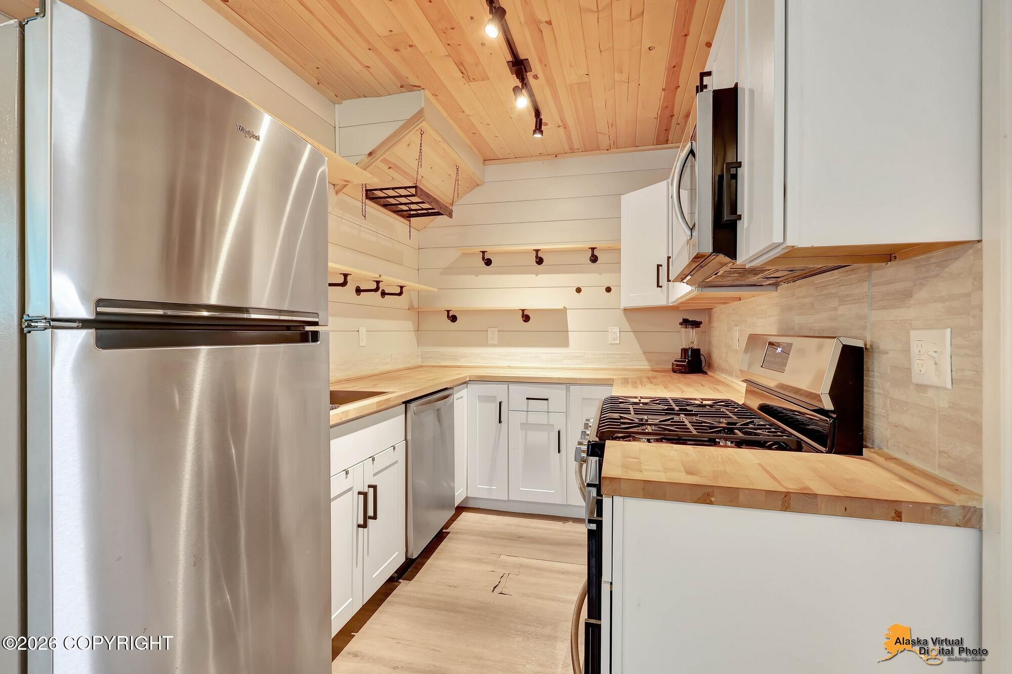12410 W Elf Circle Property Photo 7