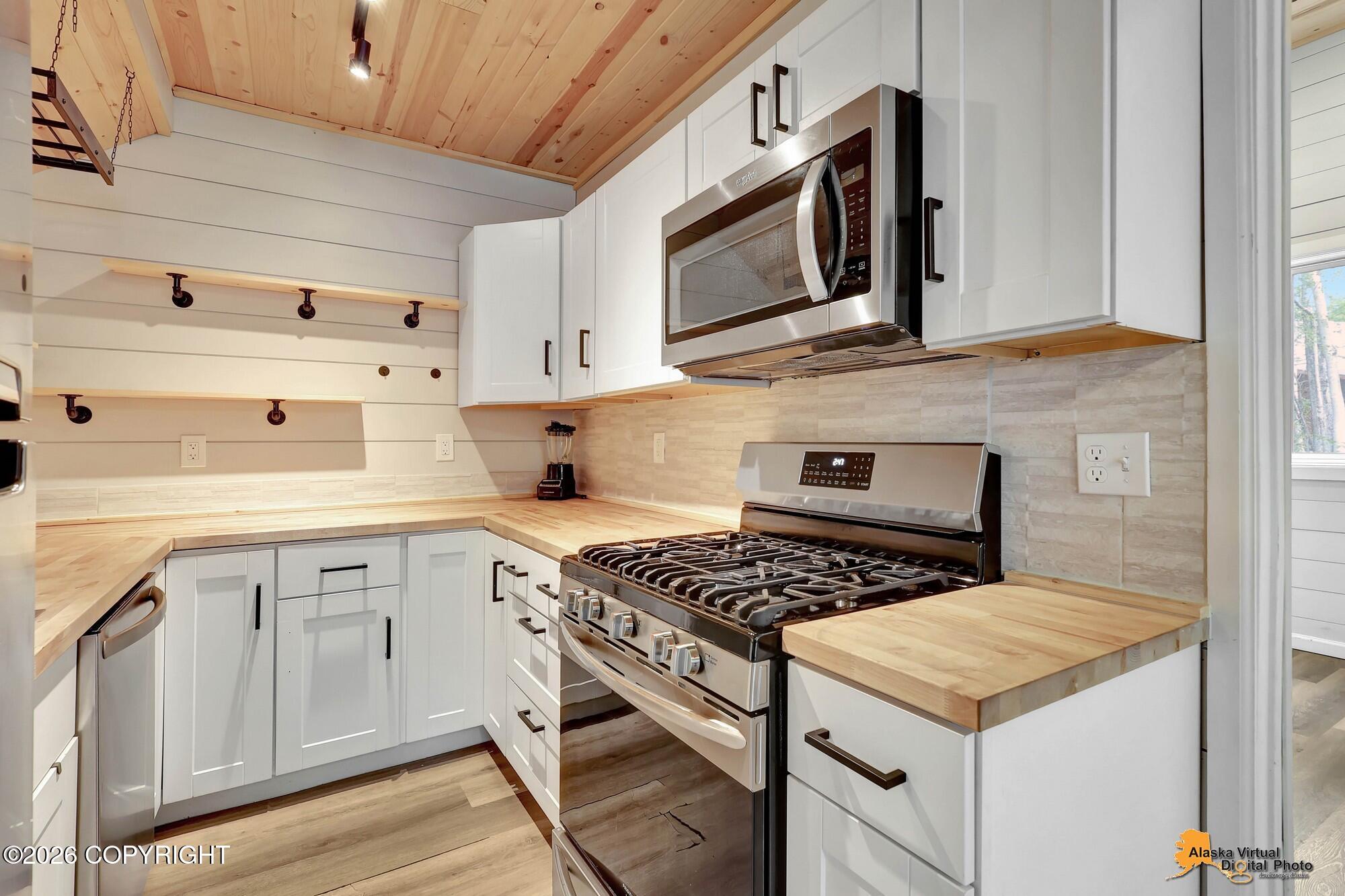 12410 W Elf Circle Property Photo 8