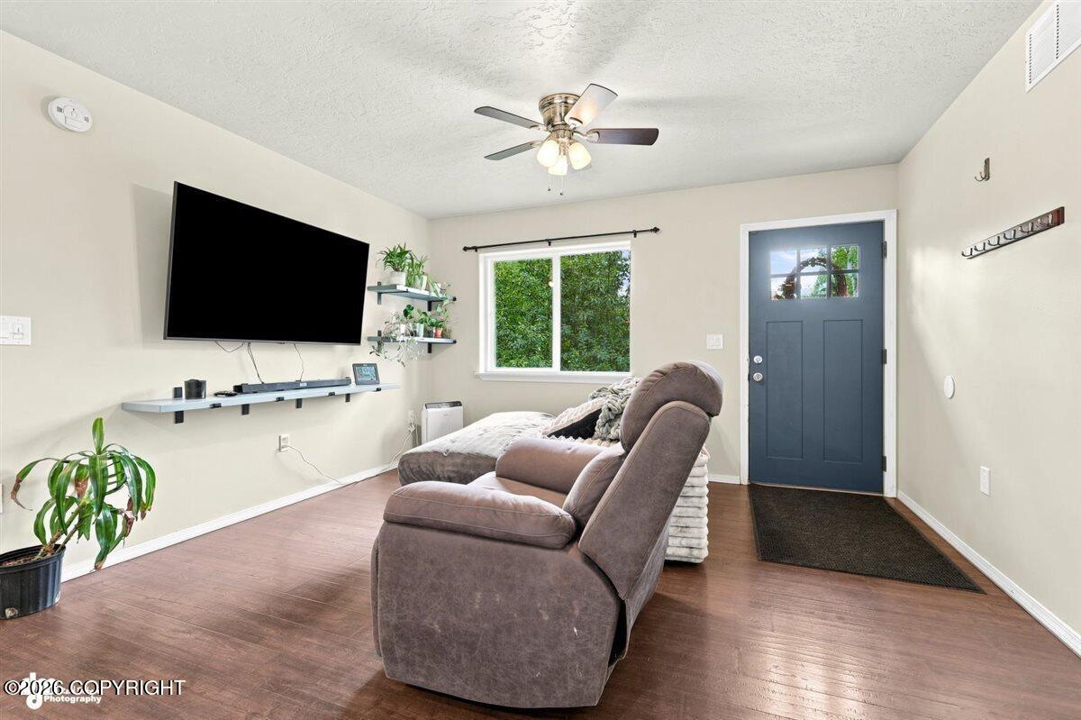 9663 W Demar Avenue Property Photo 7