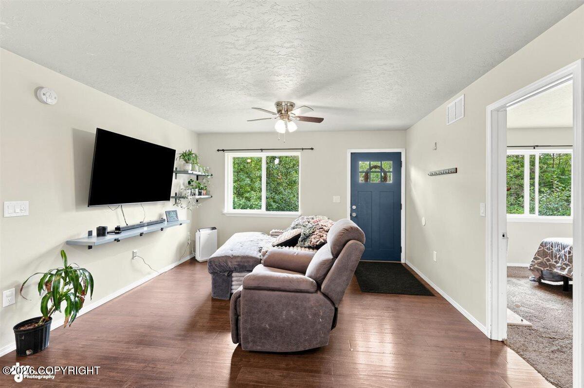 9663 W Demar Avenue Property Photo 8