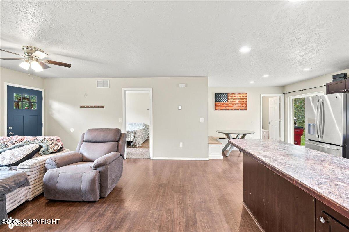 9663 W Demar Avenue Property Photo 10