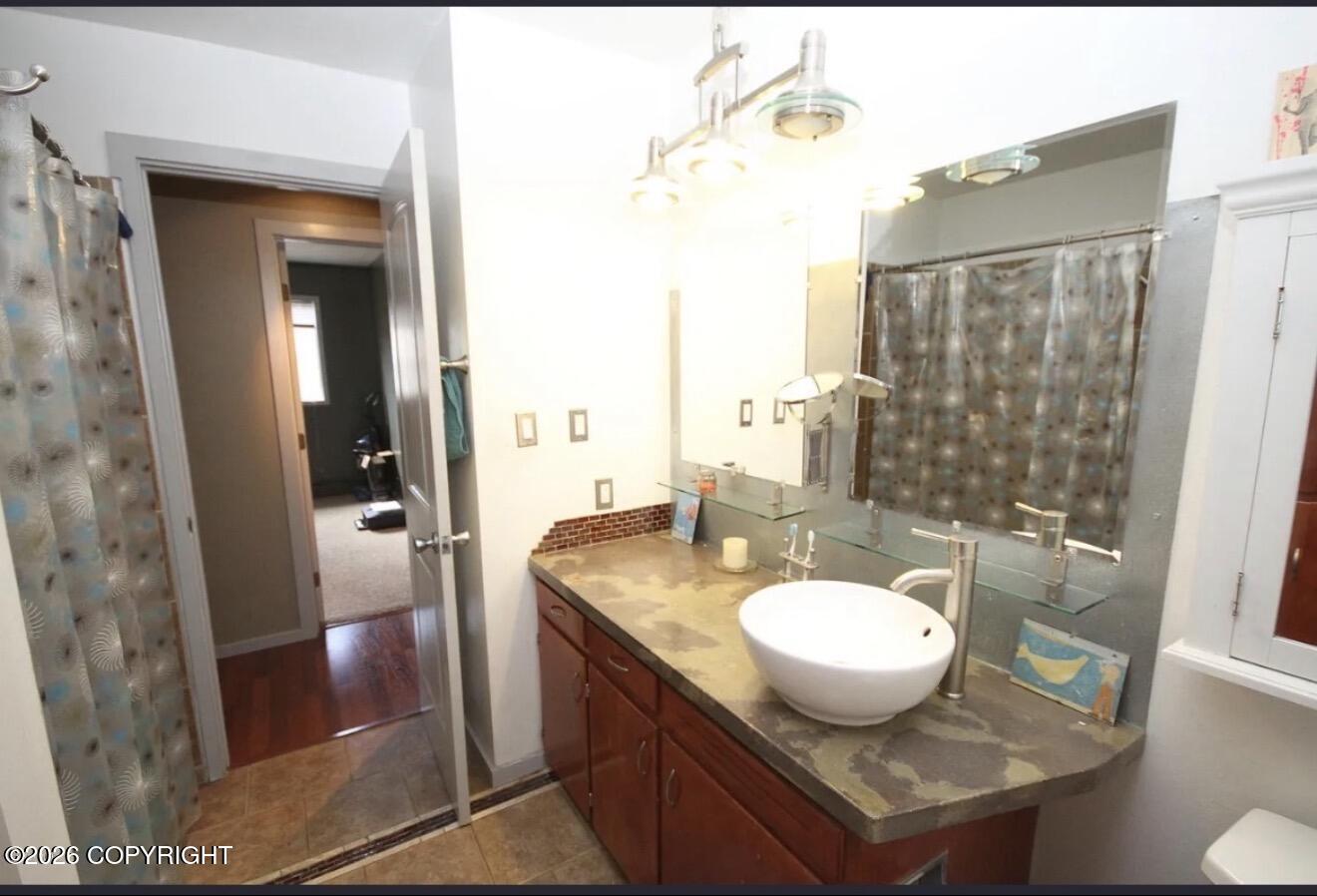 1633 Northwestern Avenue Property Photo 13