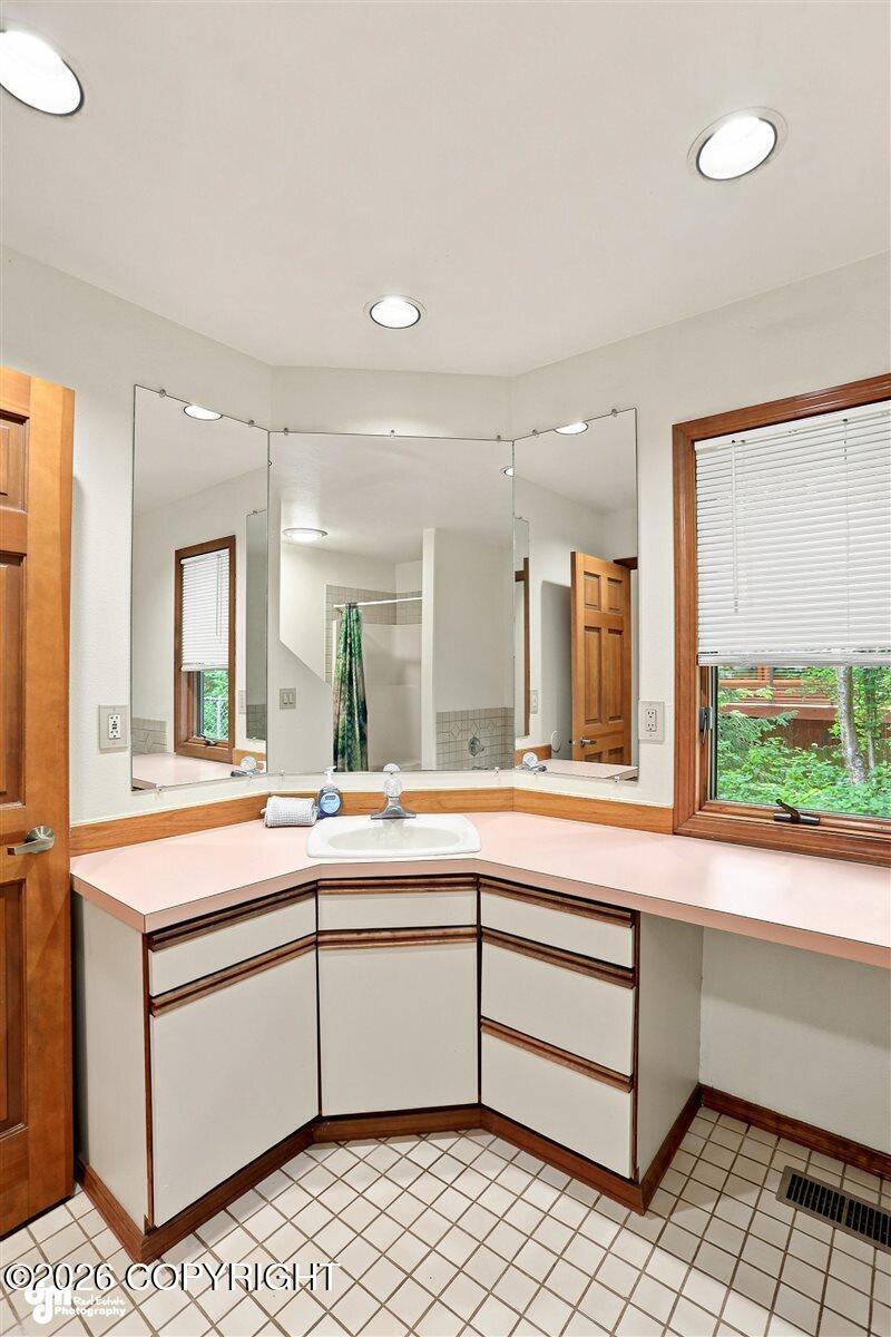 20151 New England Drive Property Photo 33
