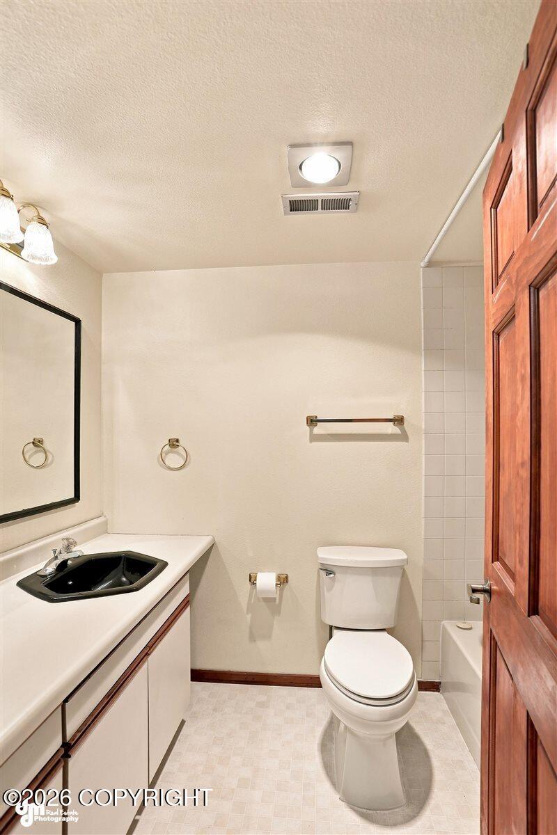 20151 New England Drive Property Photo 49