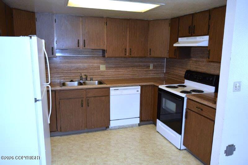 6152 E 12th Avenue #b-7 Property Photo 8