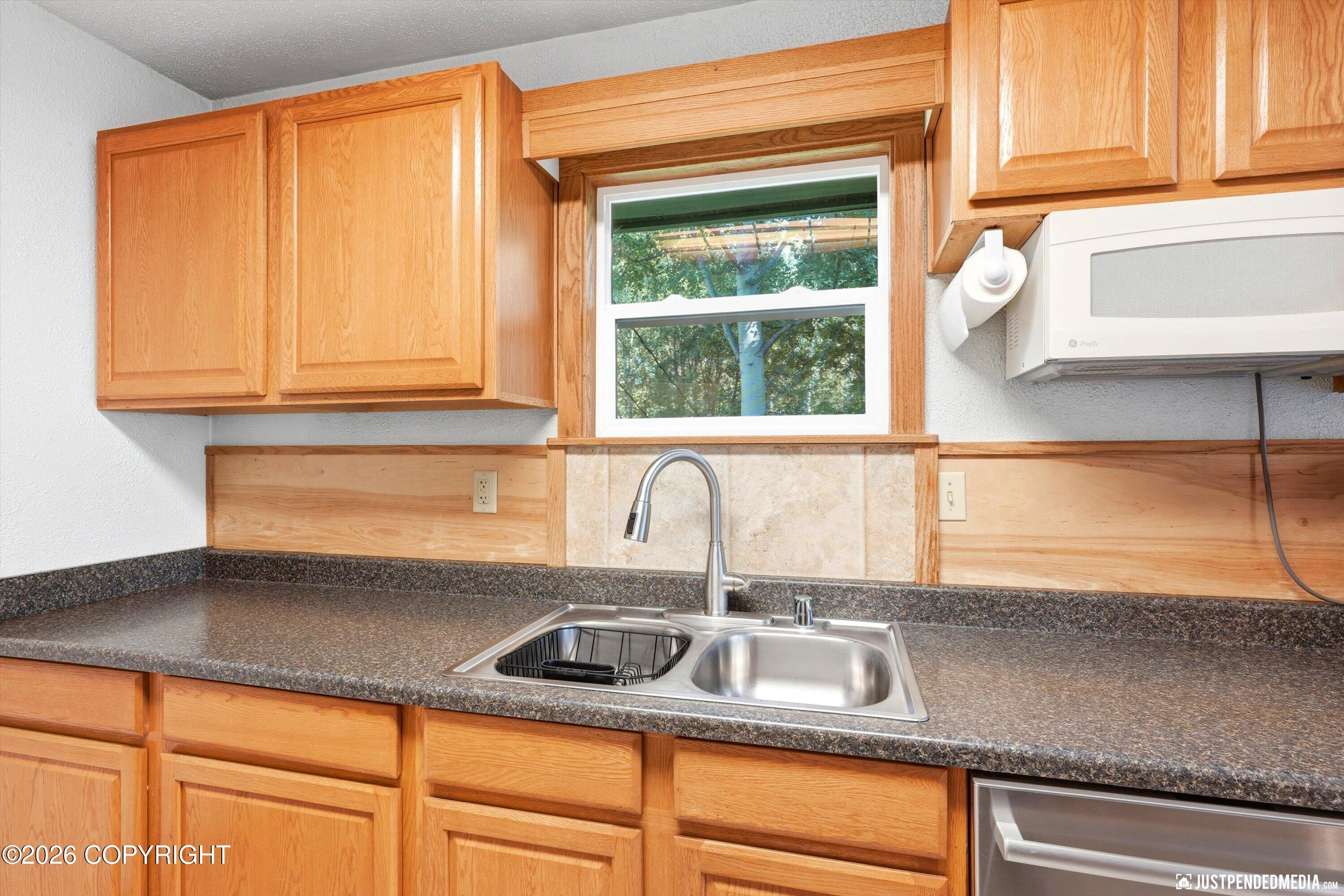 7255 Sand Lake Road Property Photo 14