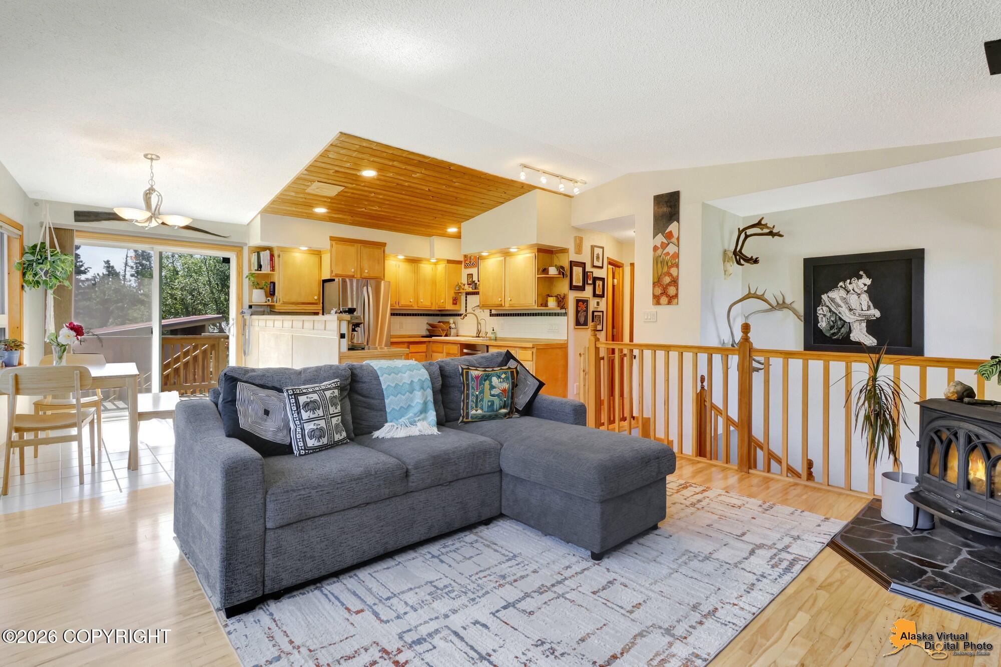 12459 Ridge Place Property Photo 7