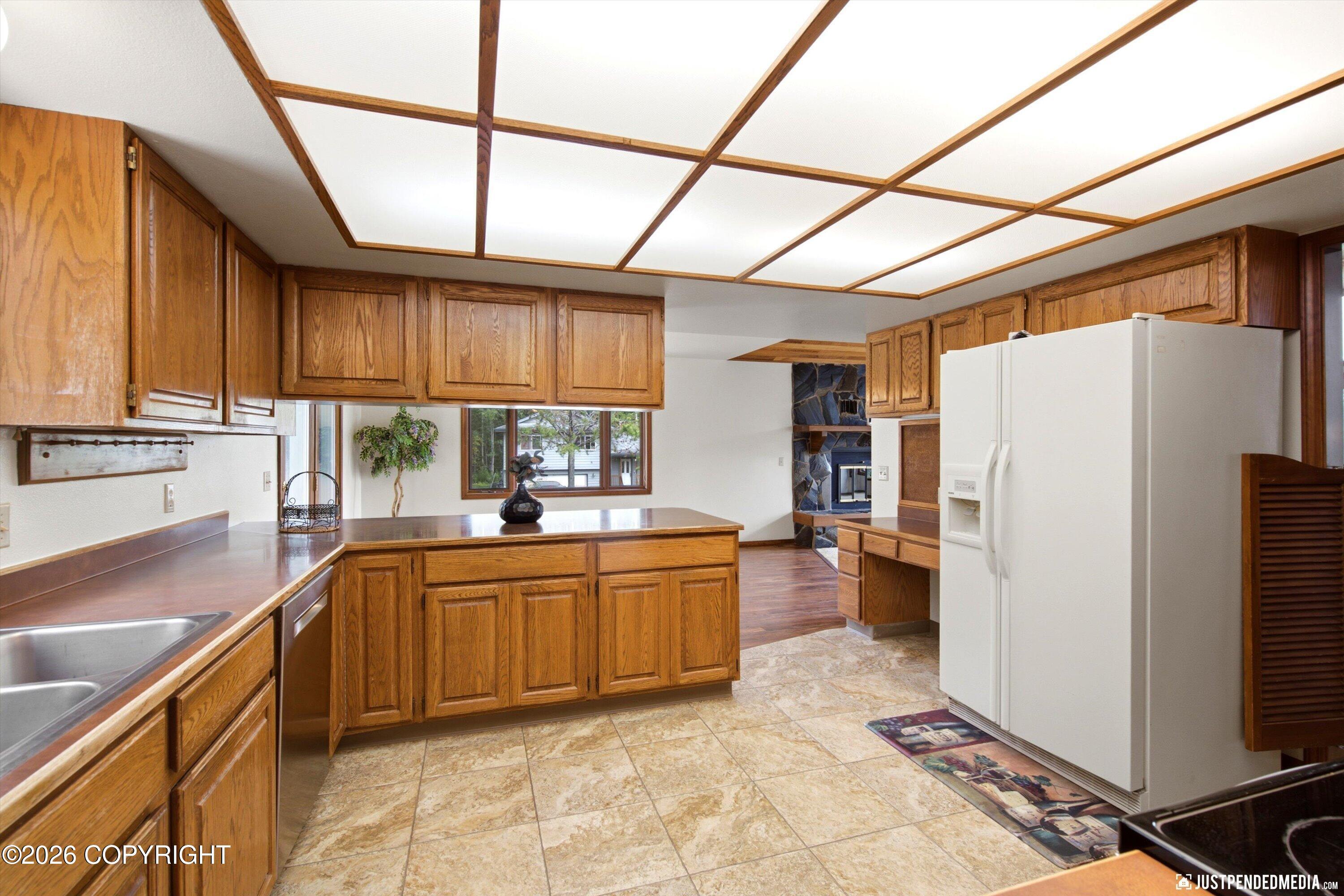 6981 W Leckwold Drive Property Photo 13