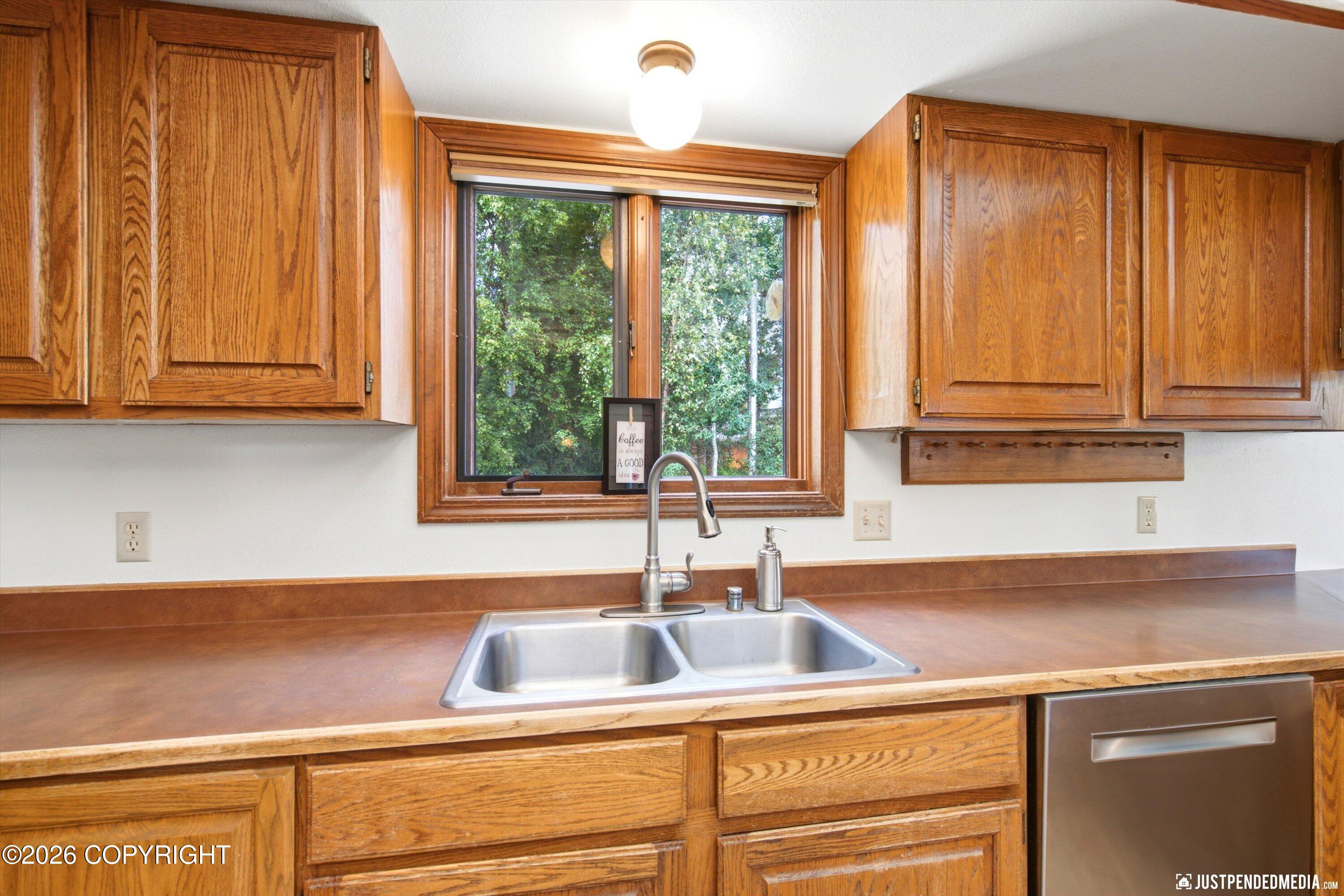 6981 W Leckwold Drive Property Photo 16