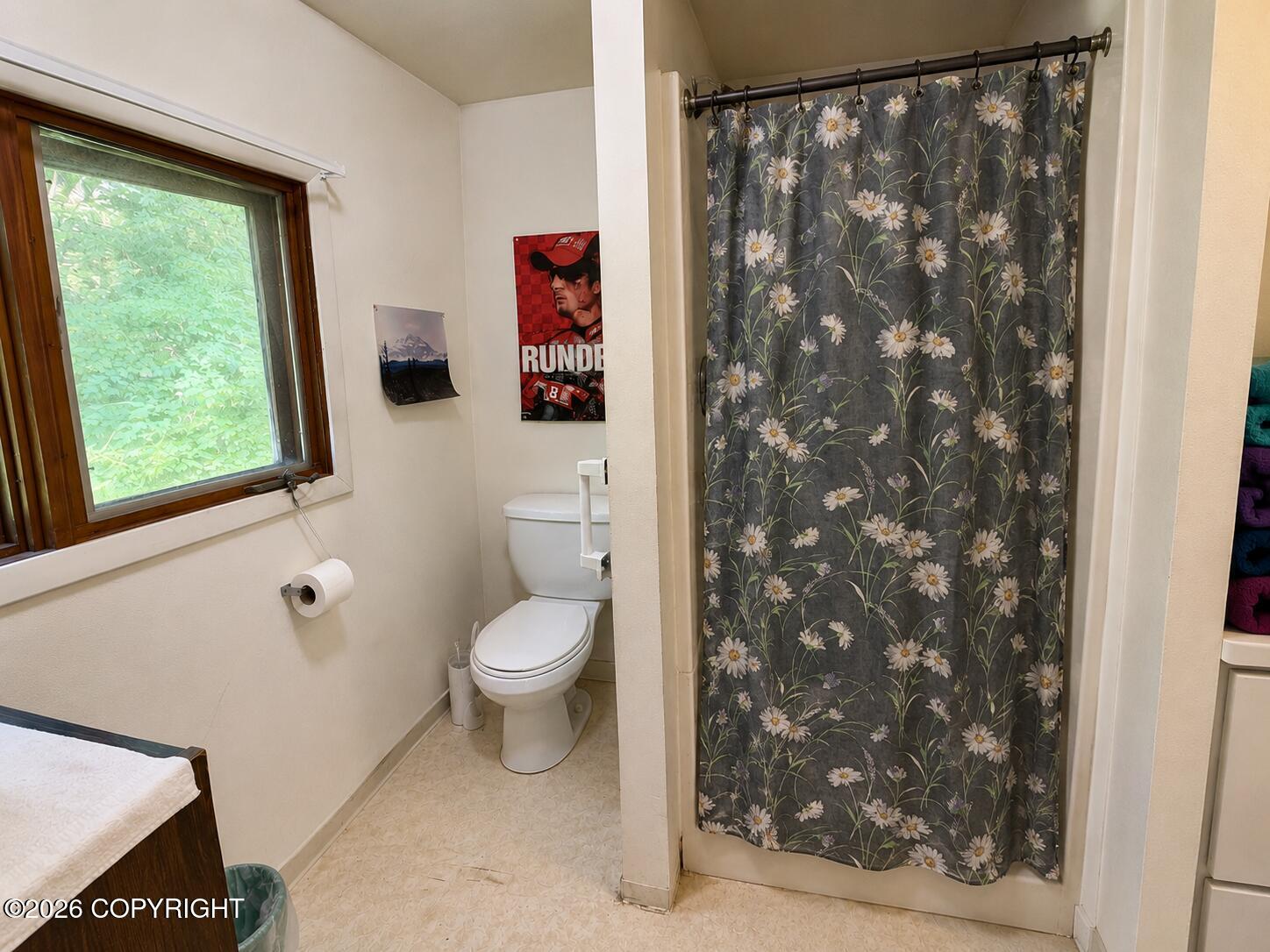 347 Cassiar Property Photo 17