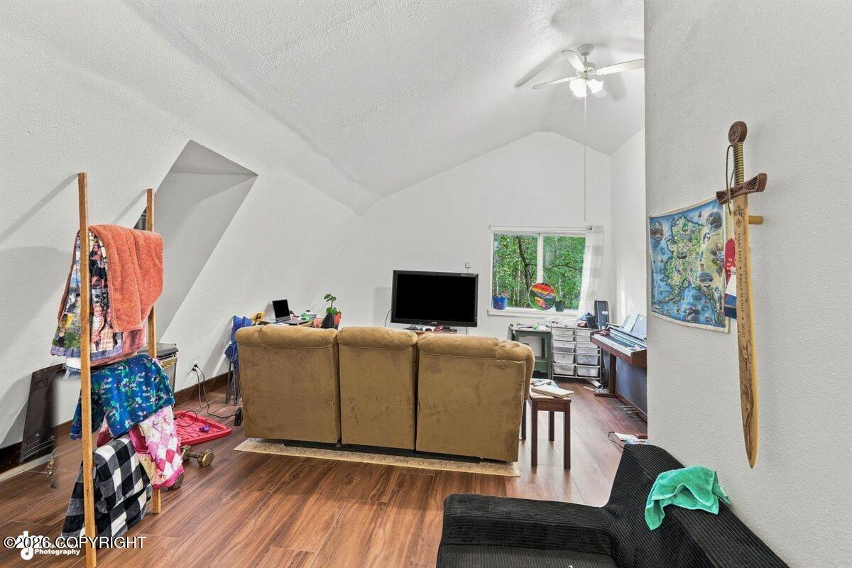 18293 E Maud Road Property Photo 4