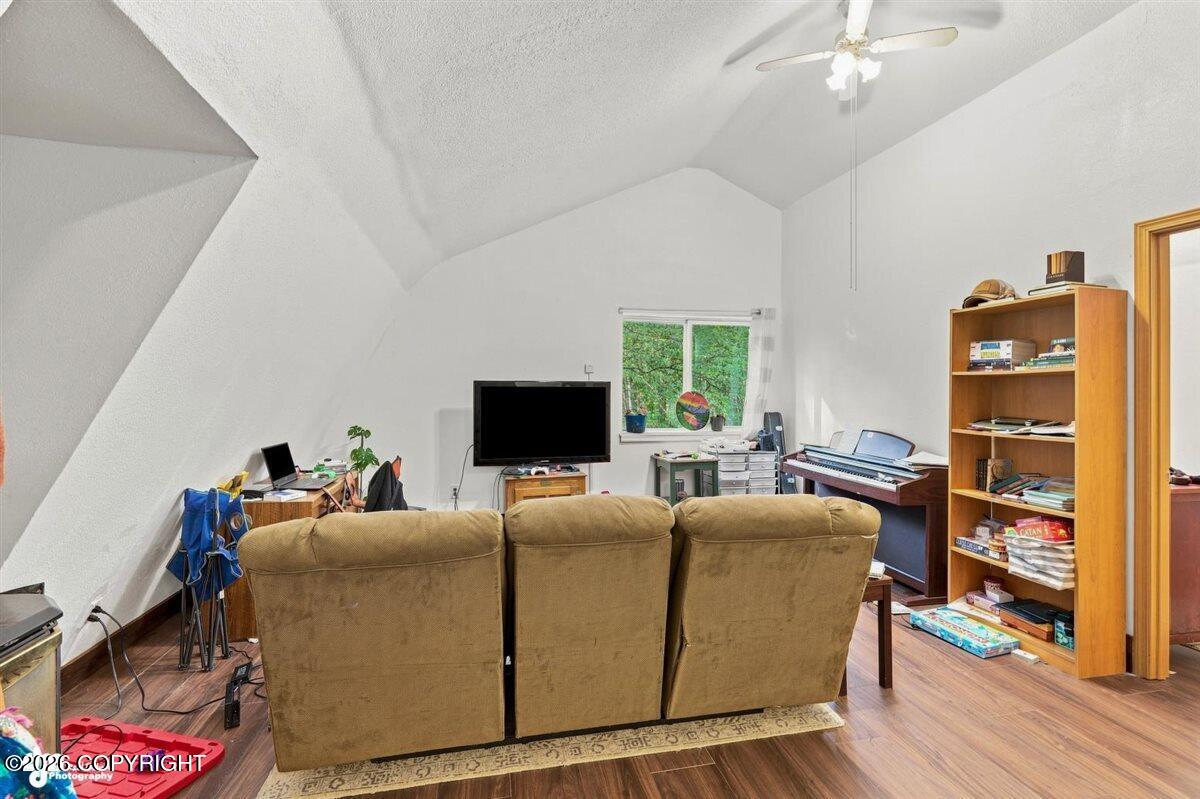 18293 E Maud Road Property Photo 5