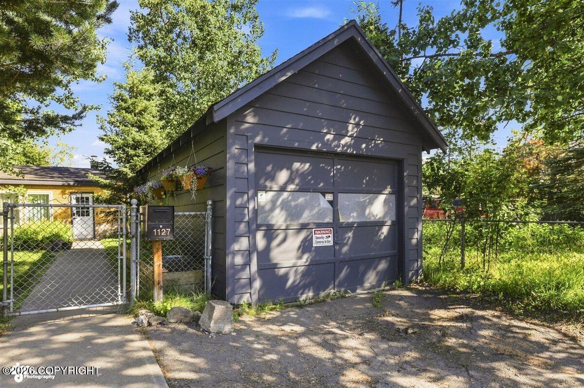 1127 Medfra Street Property Photo 3