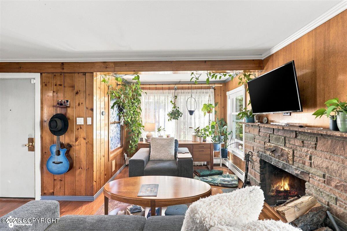 1127 Medfra Street Property Photo 6