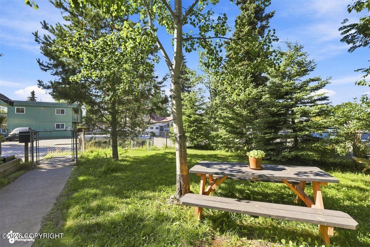1127 Medfra Street Property Photo 25