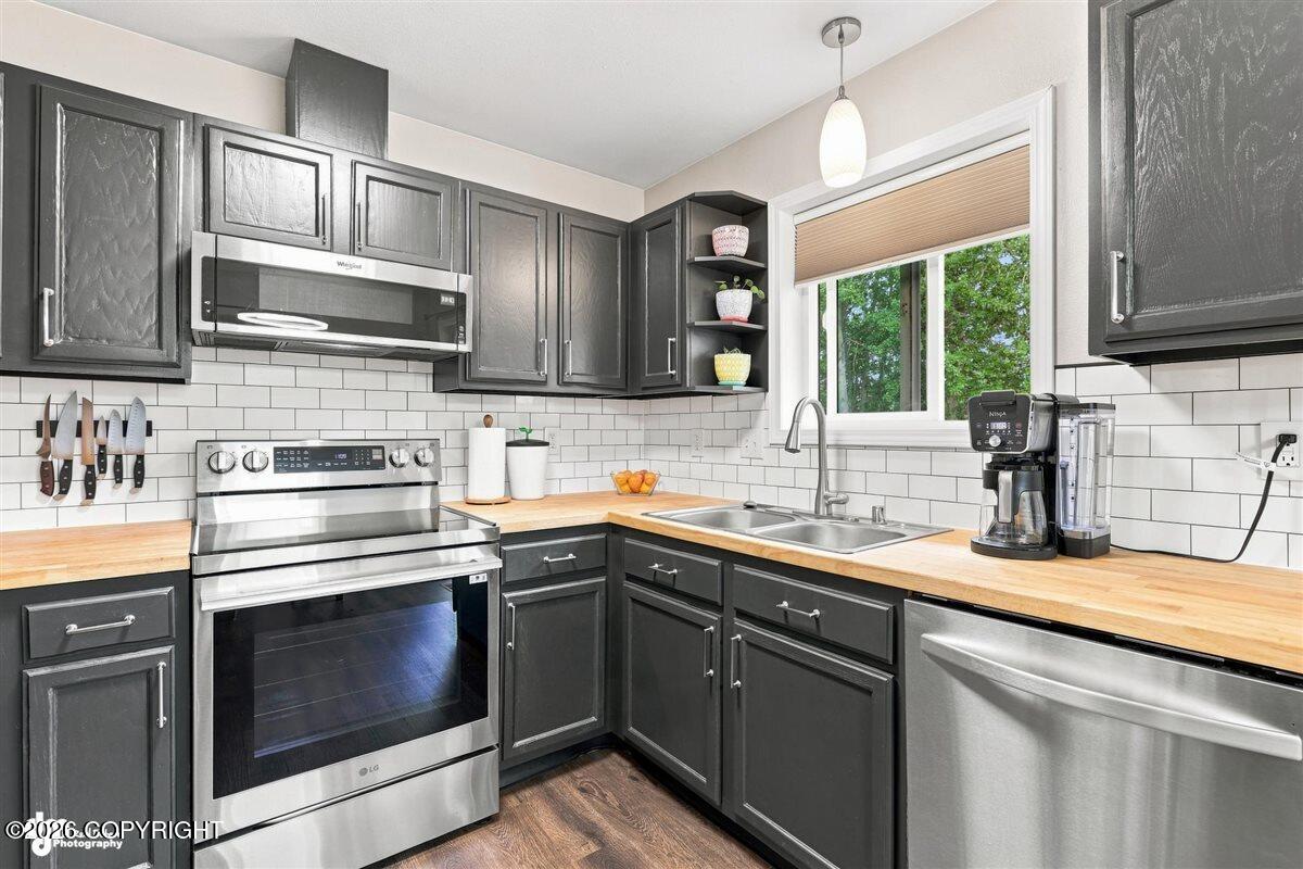 421 W 91st Avenue Property Photo 12