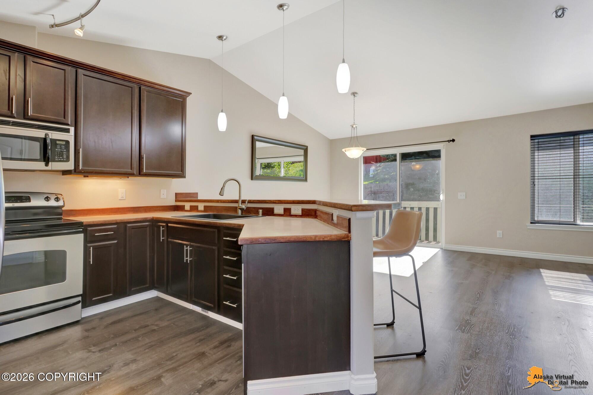 10341 Valley Park Drive Property Photo 2