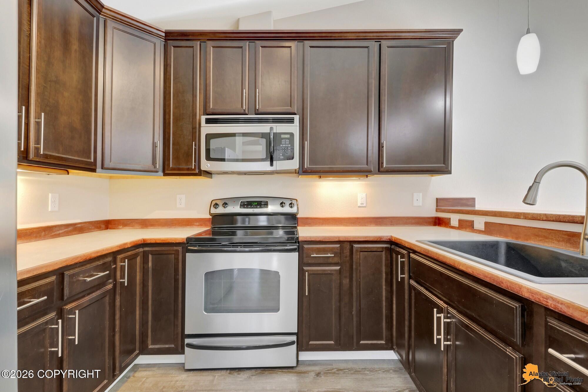 10341 Valley Park Drive Property Photo 10