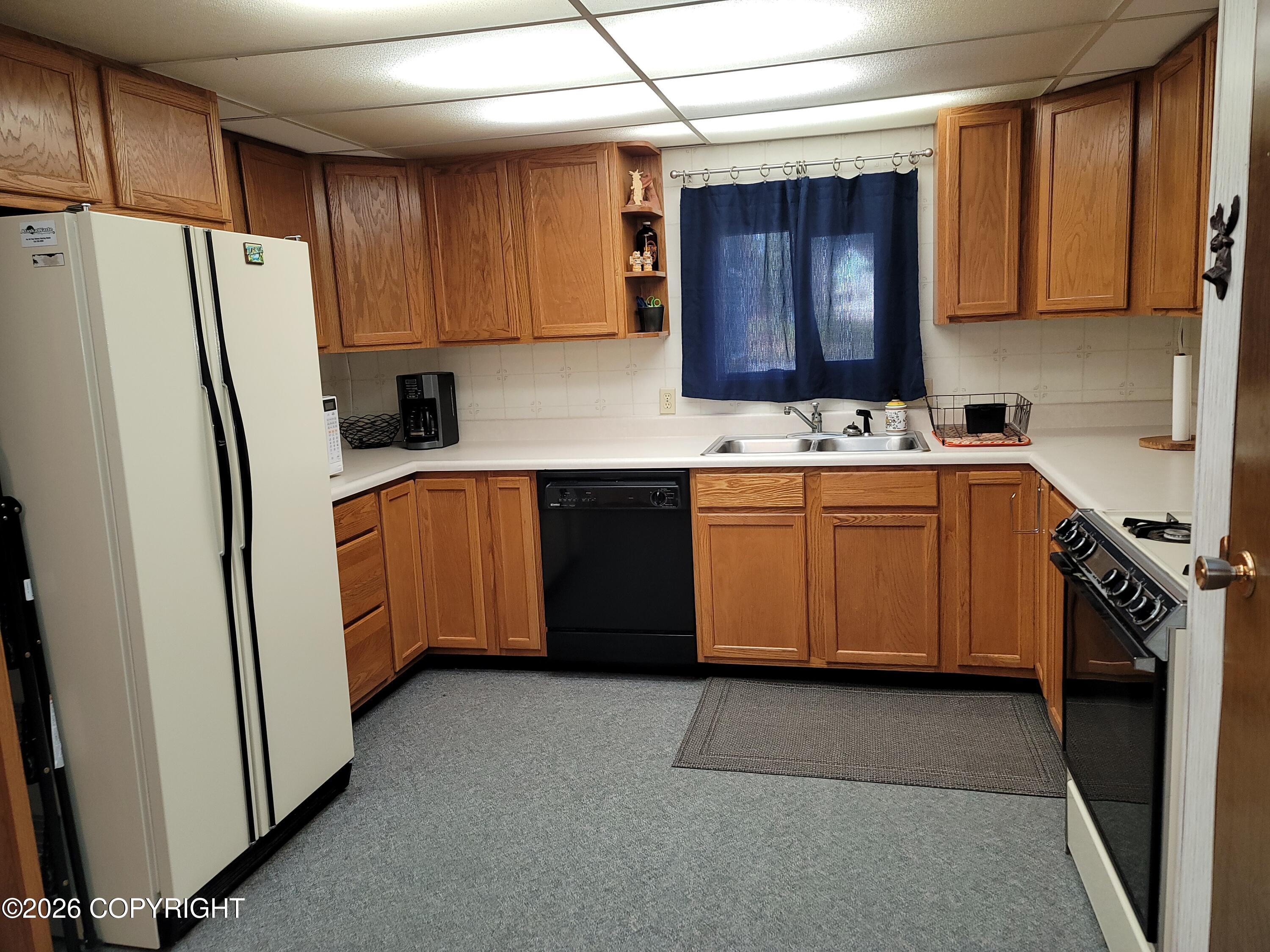 44956 E Spruce Avenue Property Photo 4