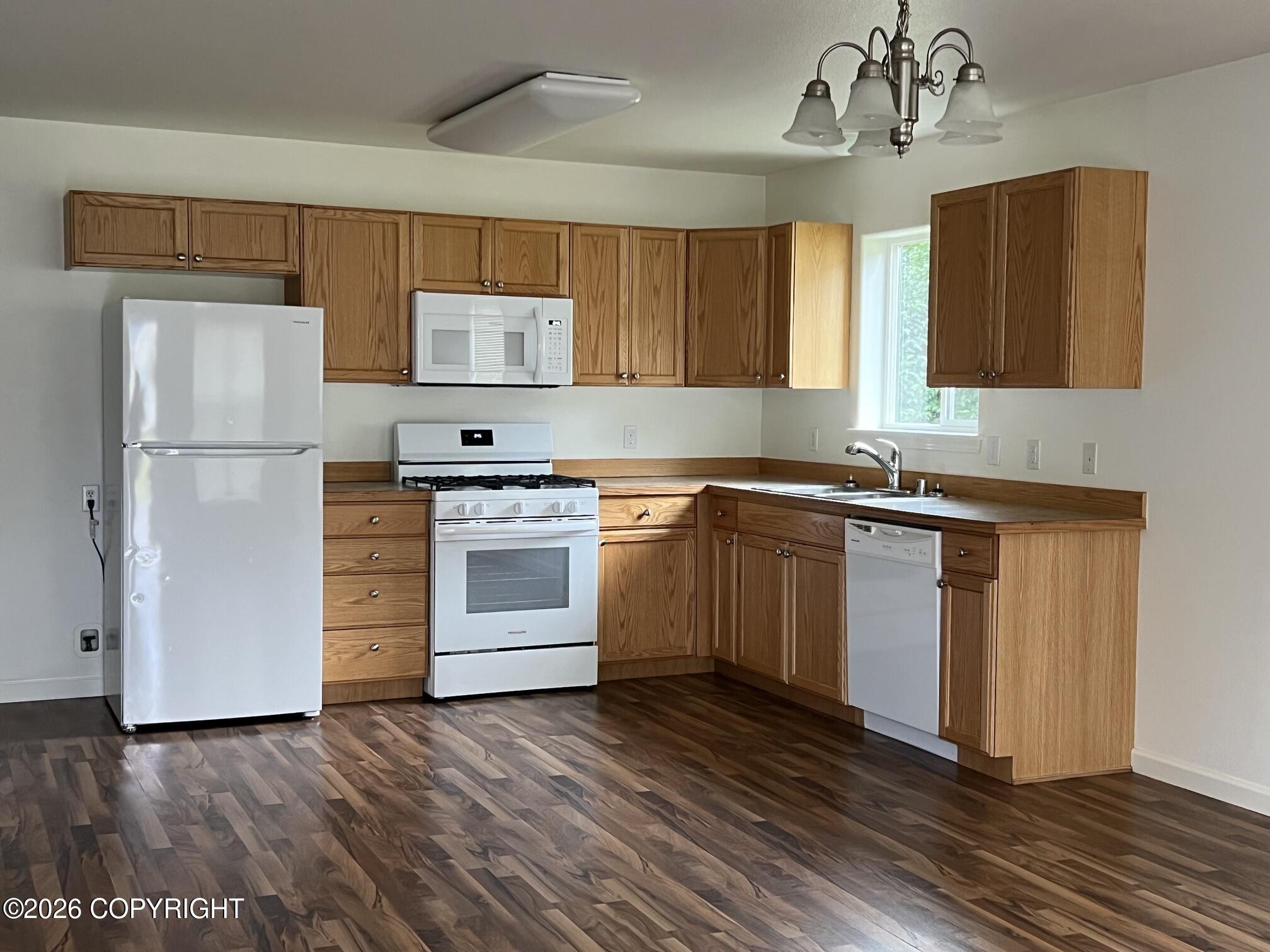 50163 Forest Glen Street Property Photo 6