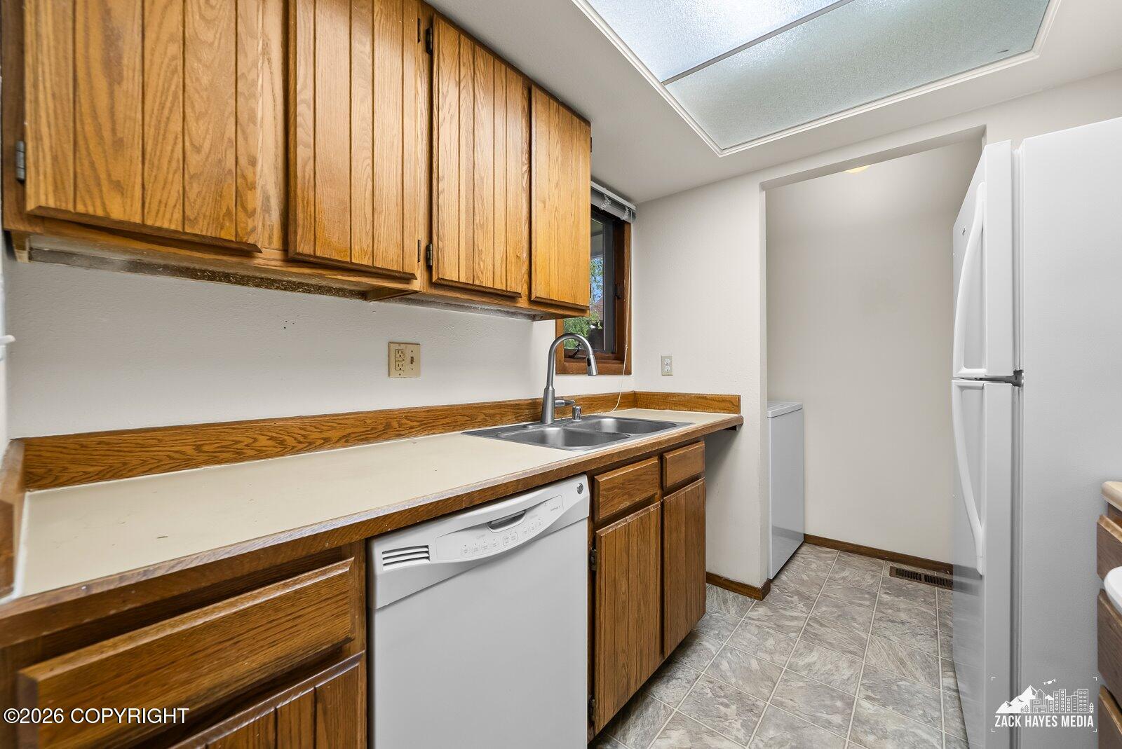 7242 Foxridge Circle #10c Property Photo 12