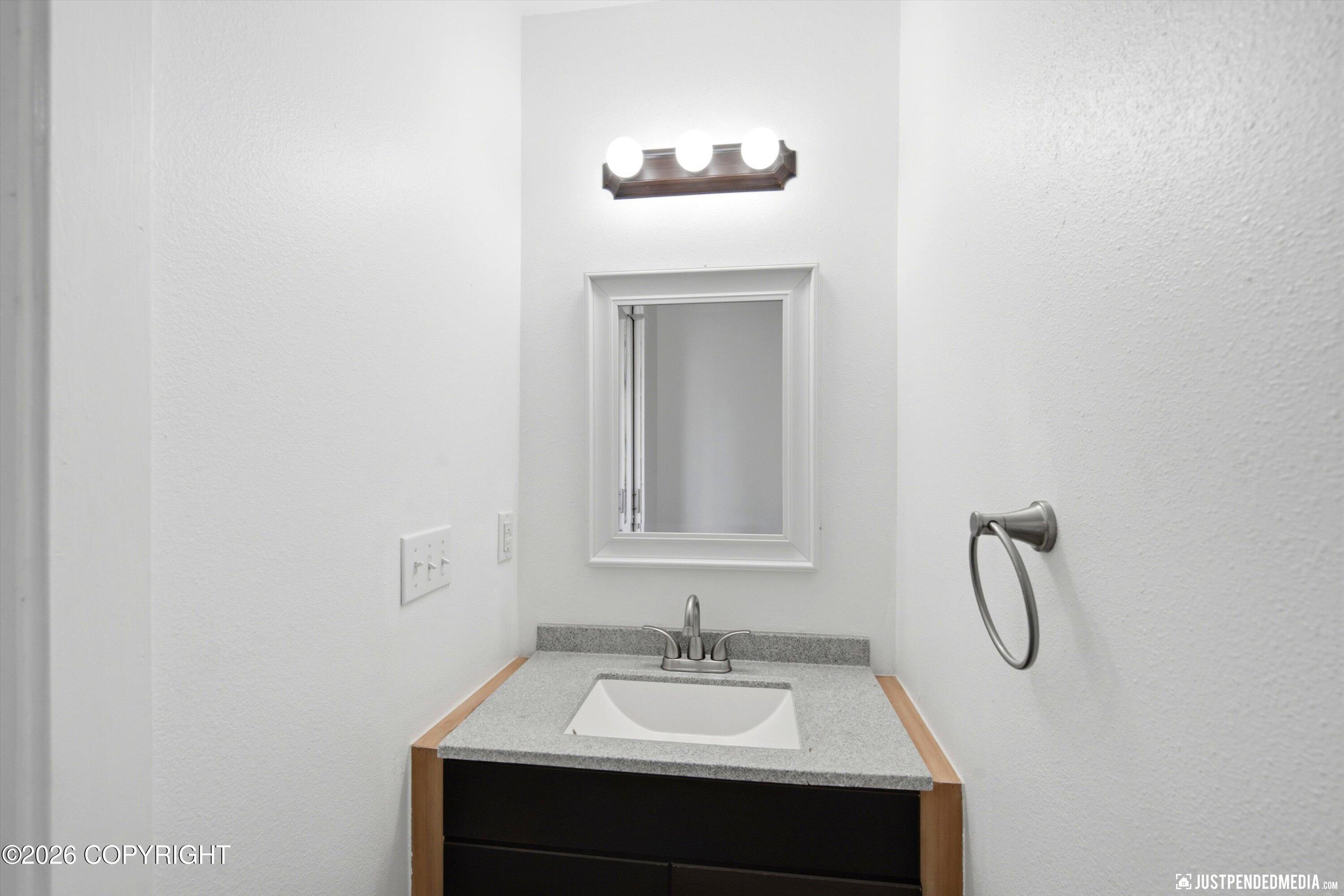 325 E 11th Avenue Property Photo 32