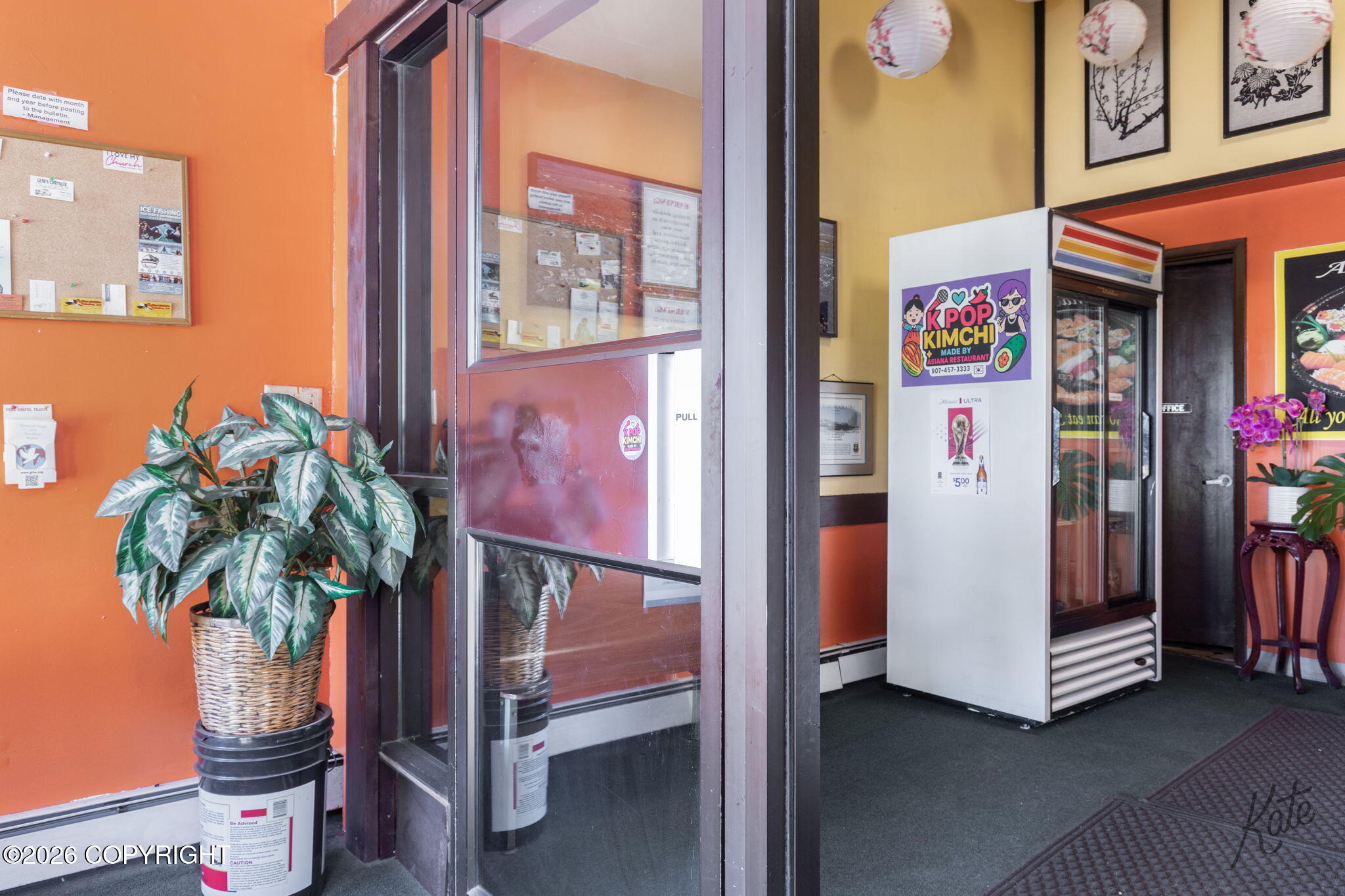 2001 Airport Way Property Photo 4