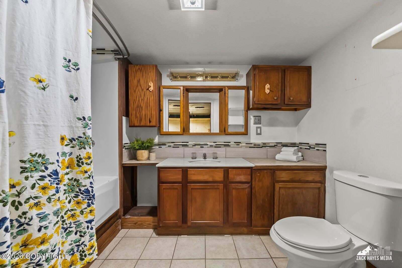 1430 Karluk Street Property Photo 22