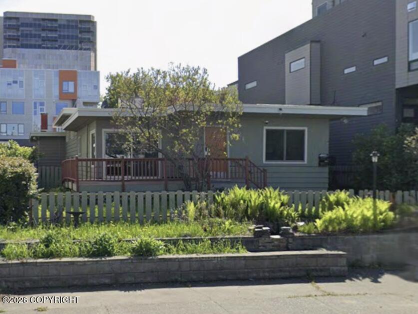 521 N Street Property Photo 1