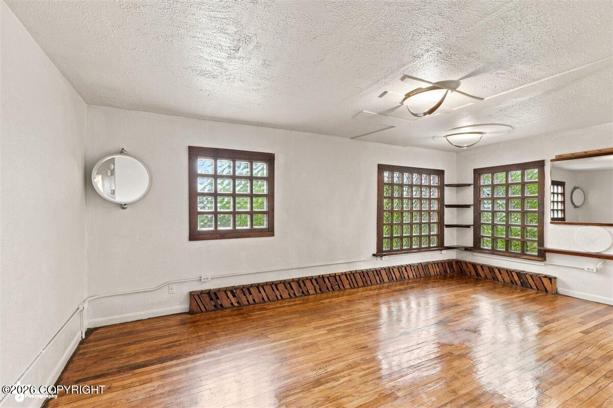 1335 Ingra Street Property Photo 9