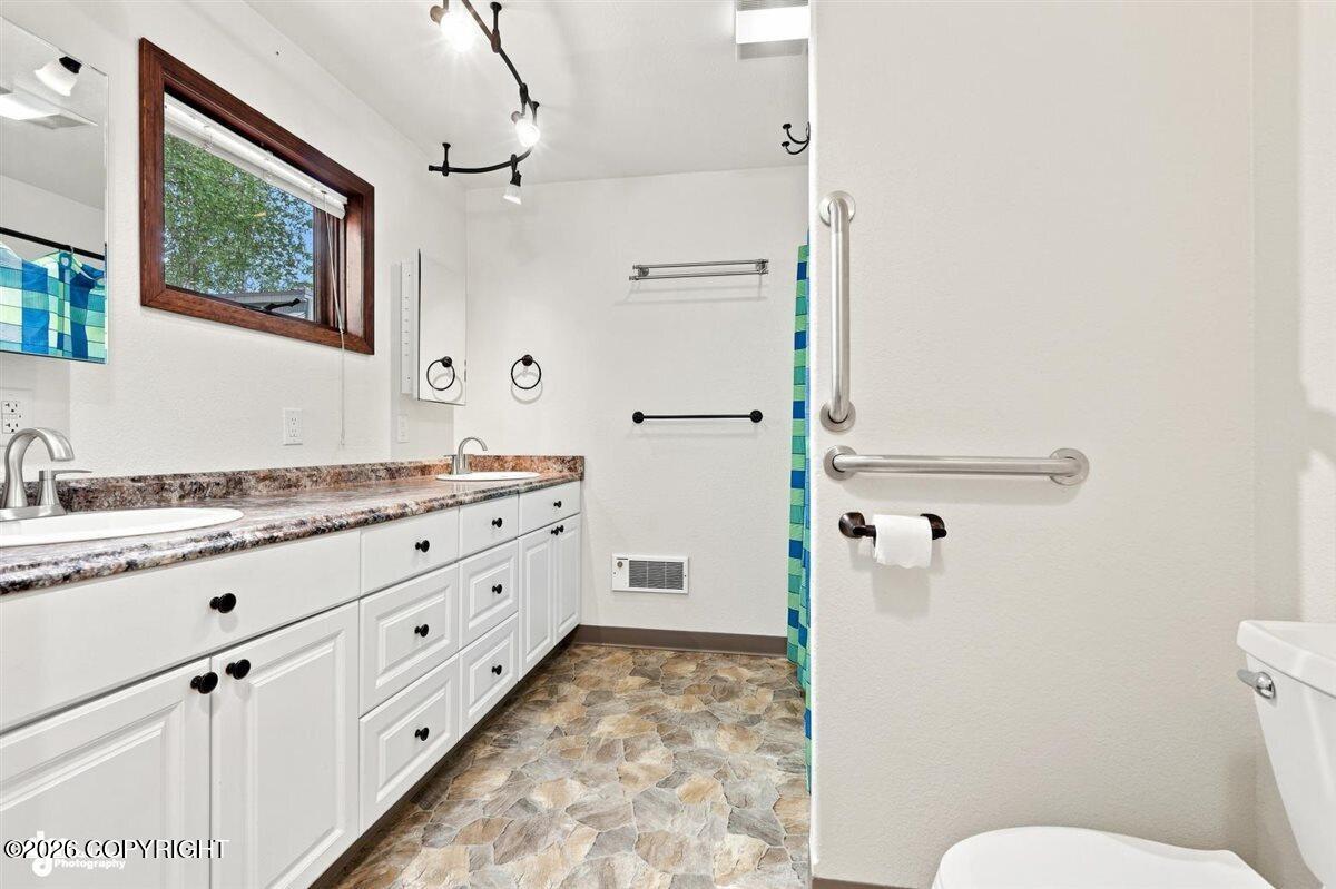 1060 W Airway Circle Property Photo 35