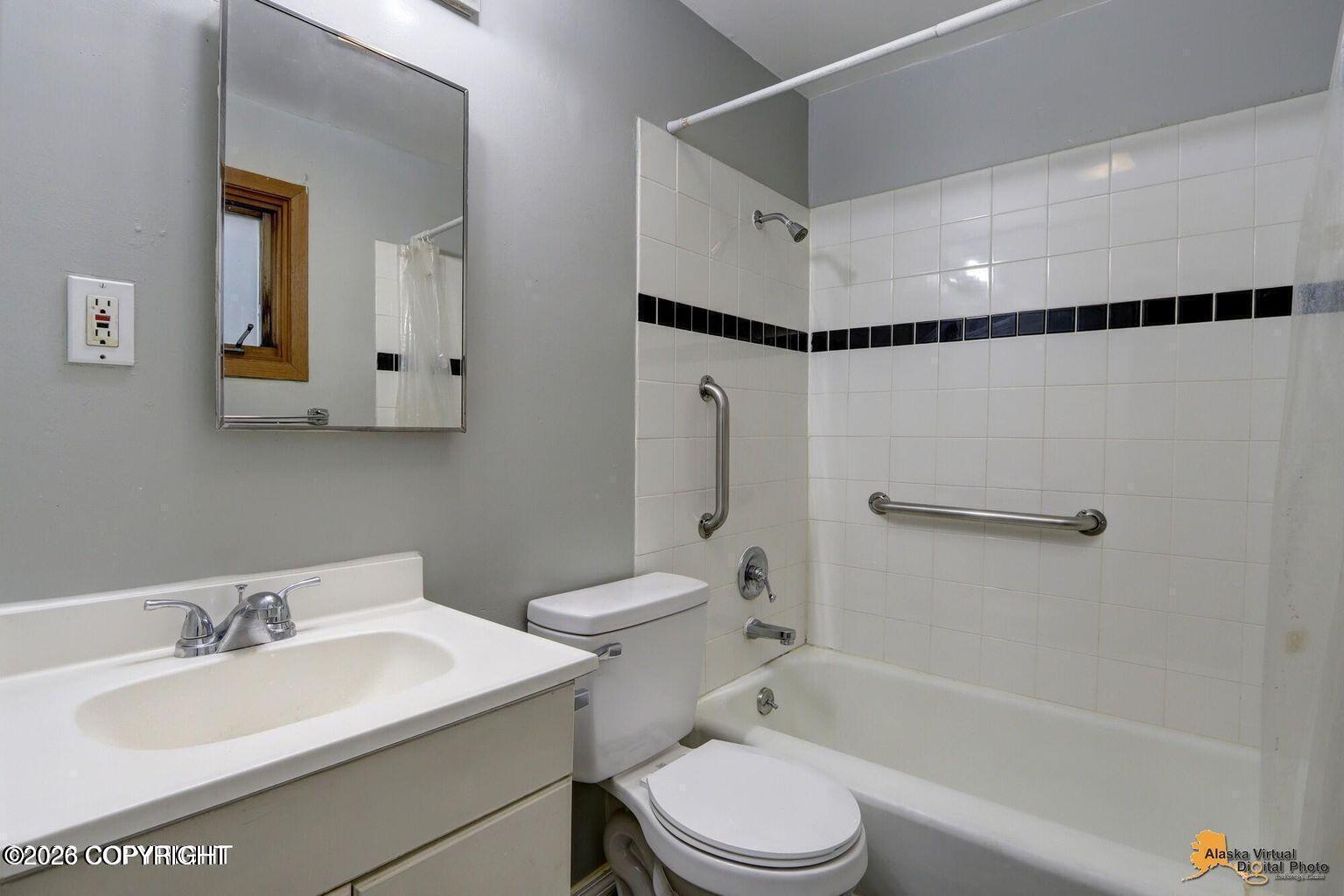 1460 W 26th Avenue #9 Property Photo 4