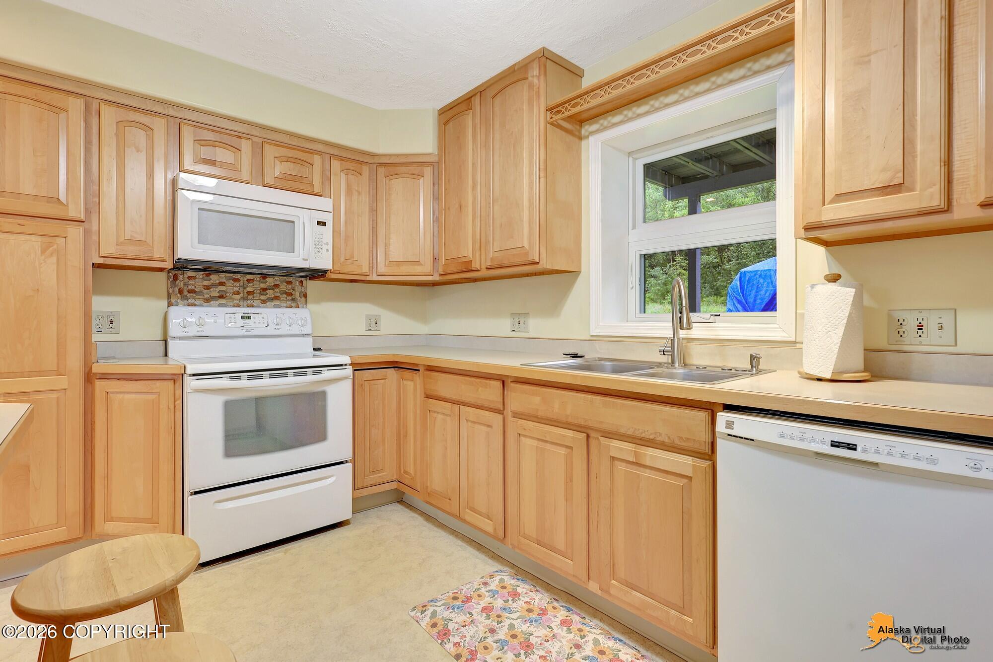 18330 Amonson Rd B Property Photo 46