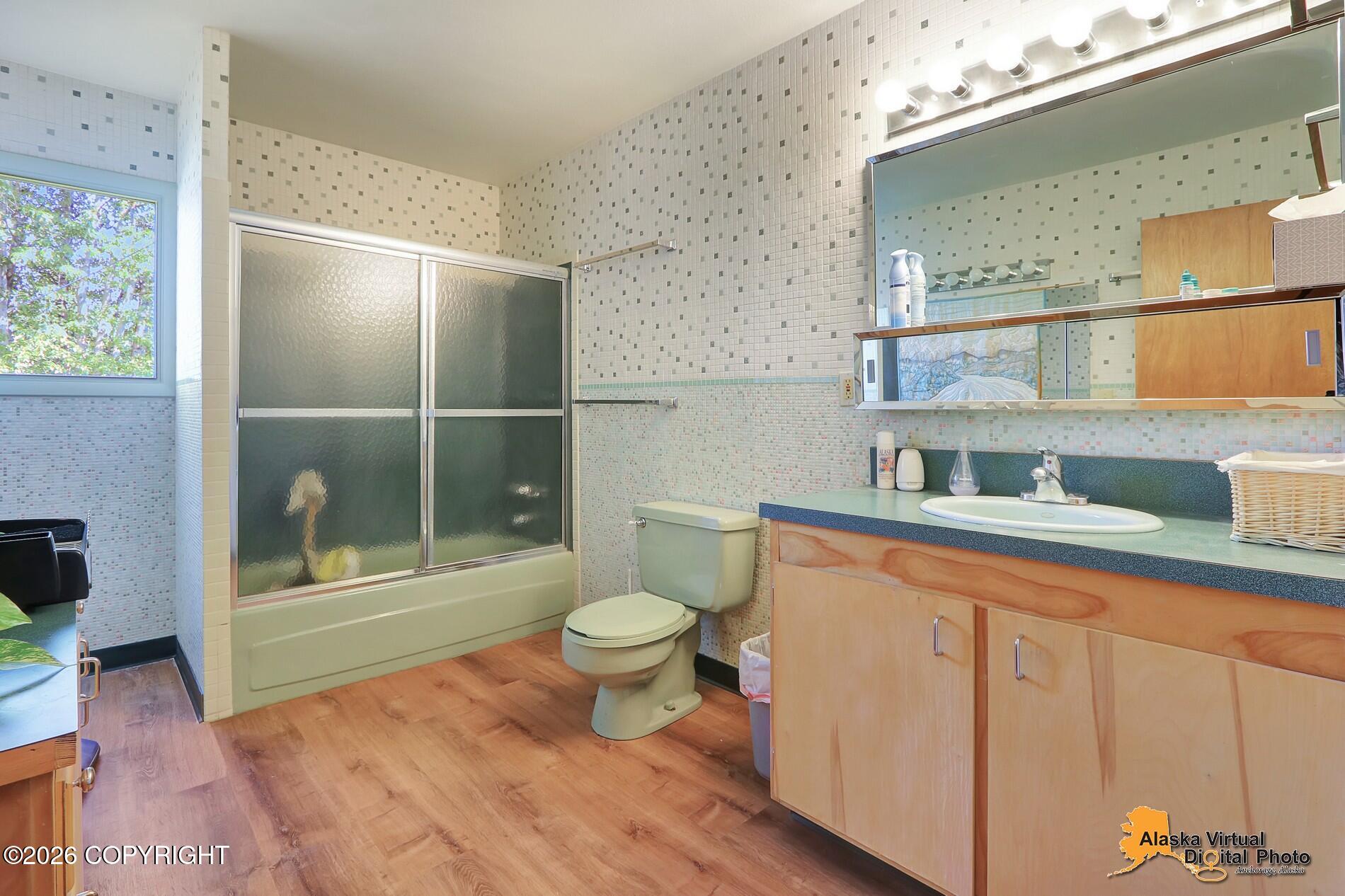 1501 W 34th Avenue Property Photo 16