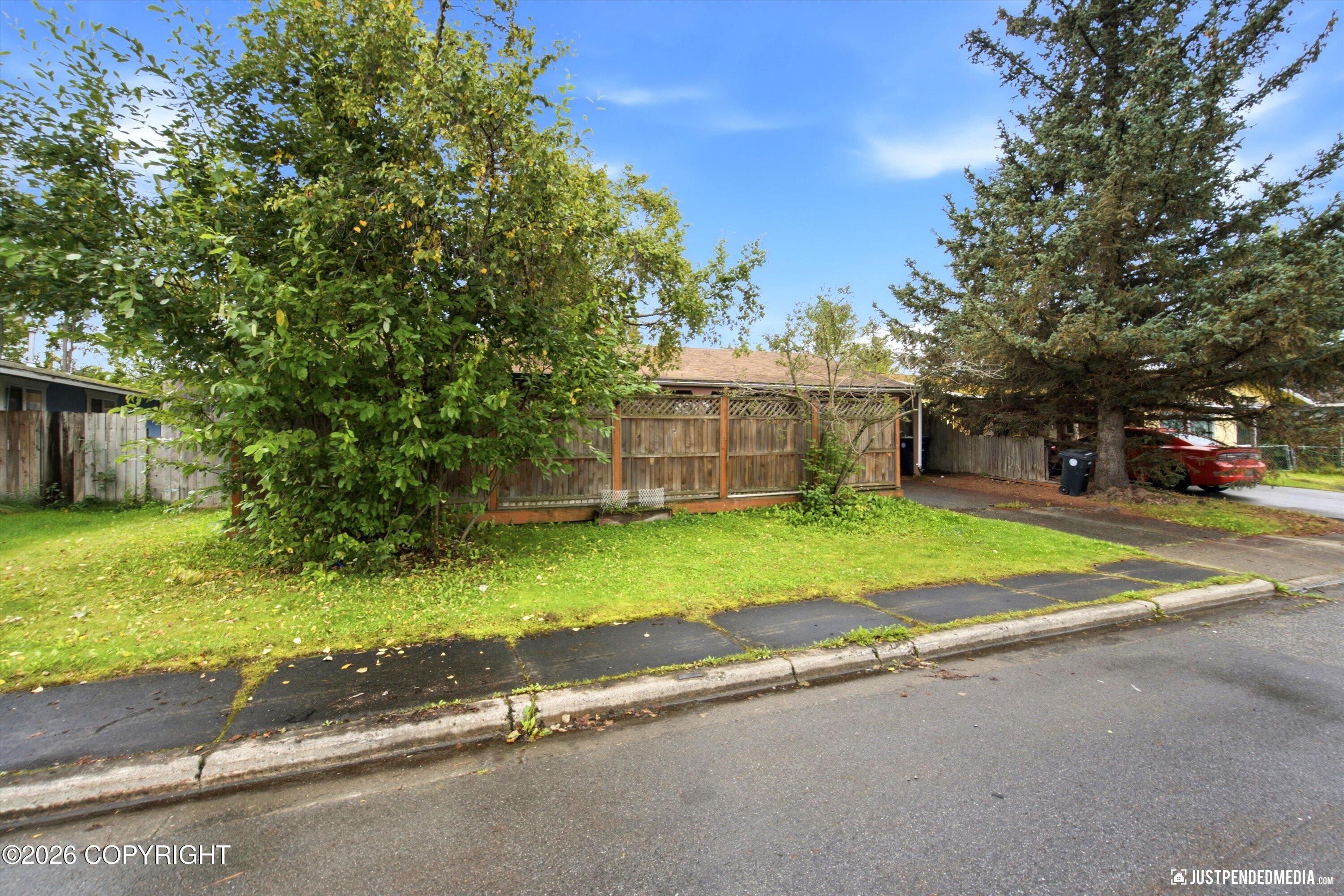 4242 Ross Court Property Photo 7