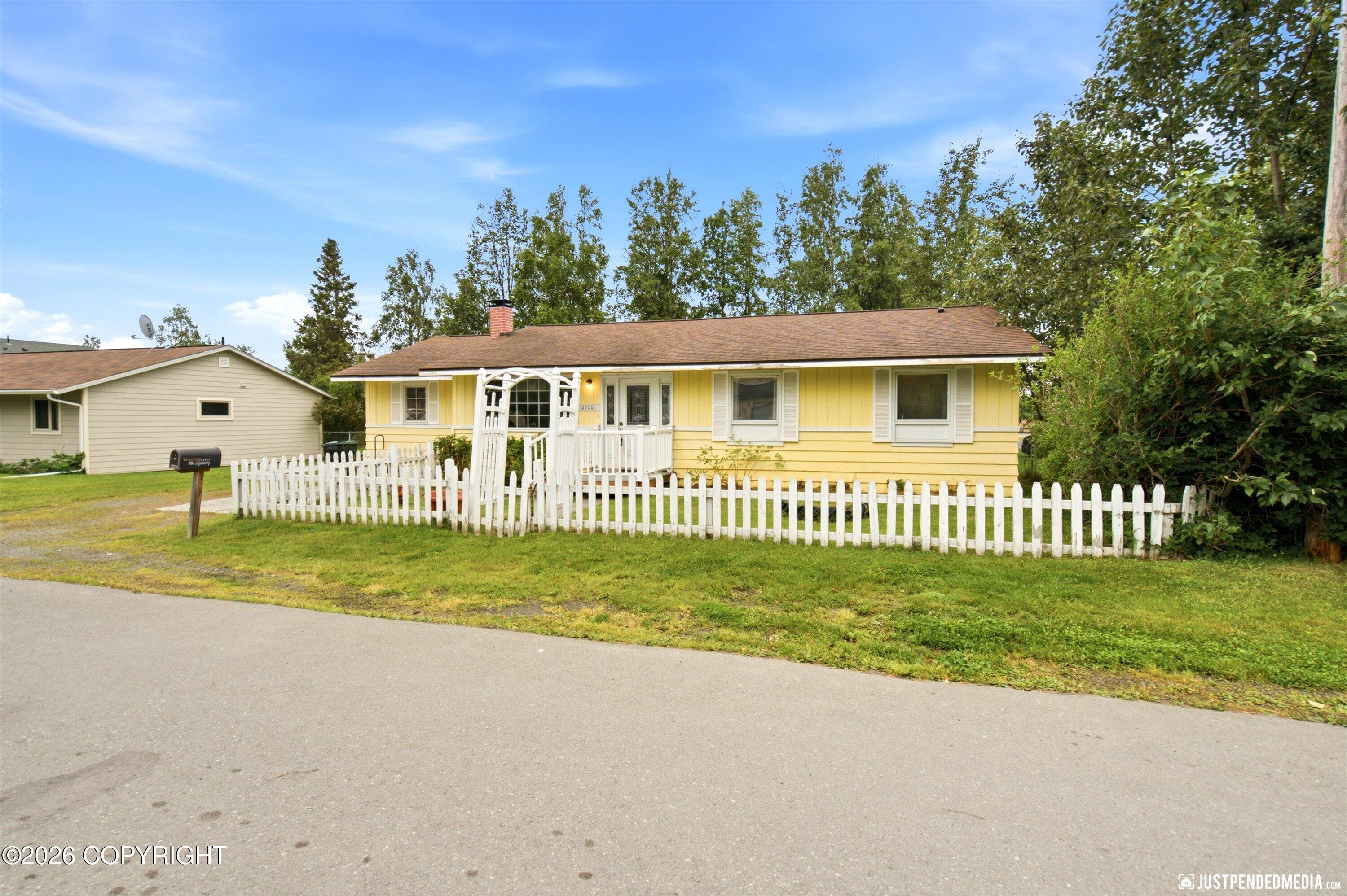 8106 Loganberry Property Photo 3
