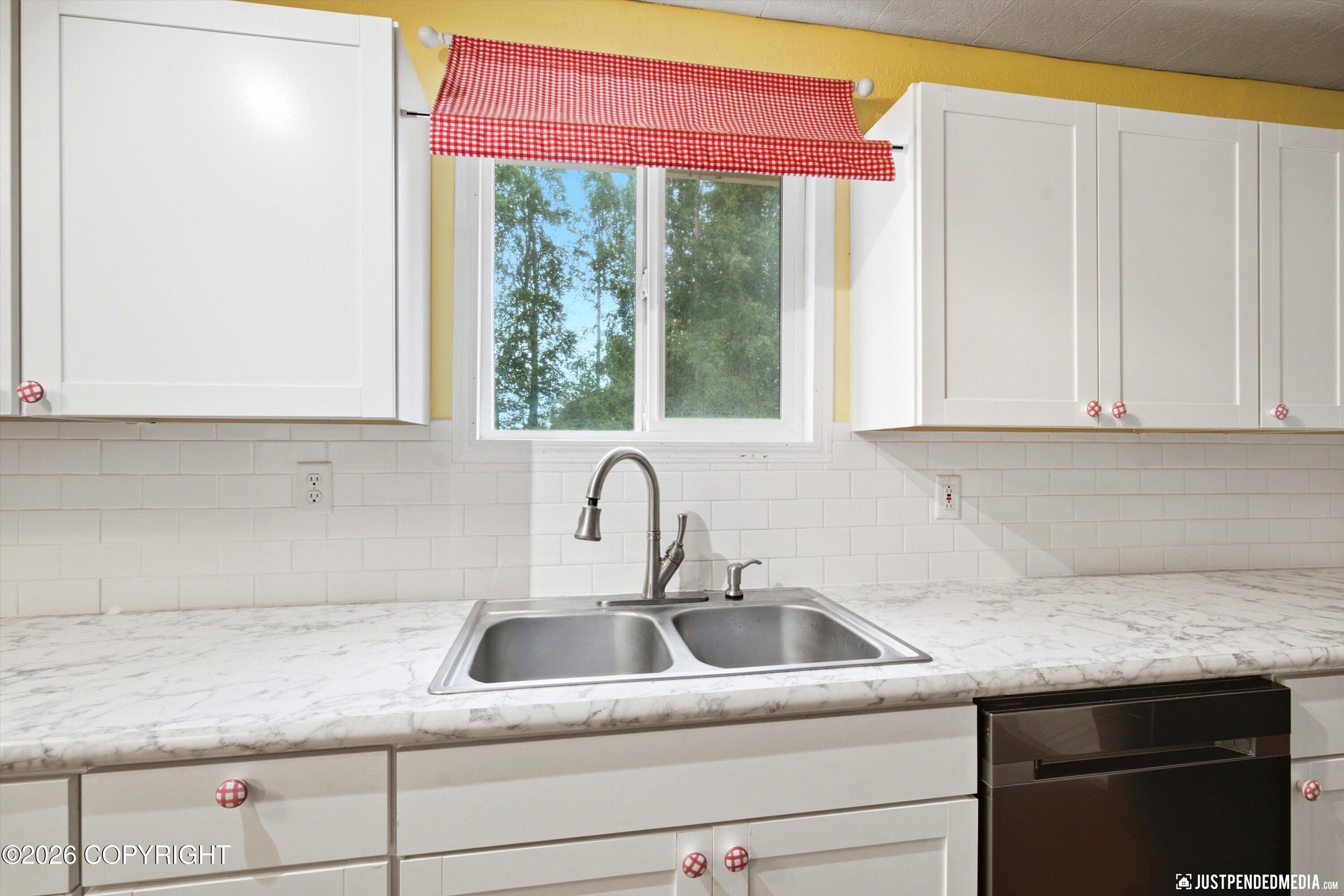 8106 Loganberry Property Photo 16