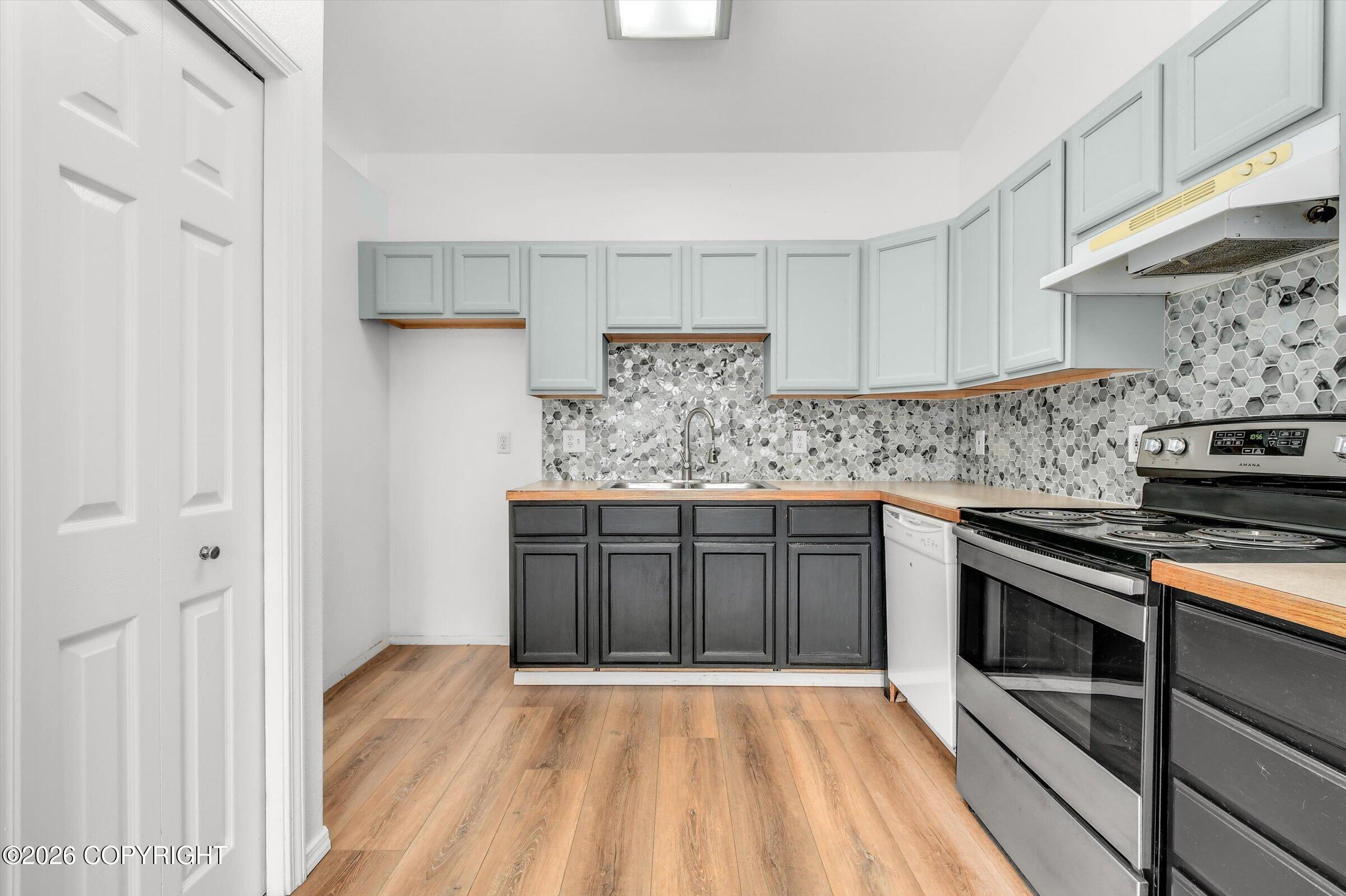 119 Burton Street #b Property Photo 7