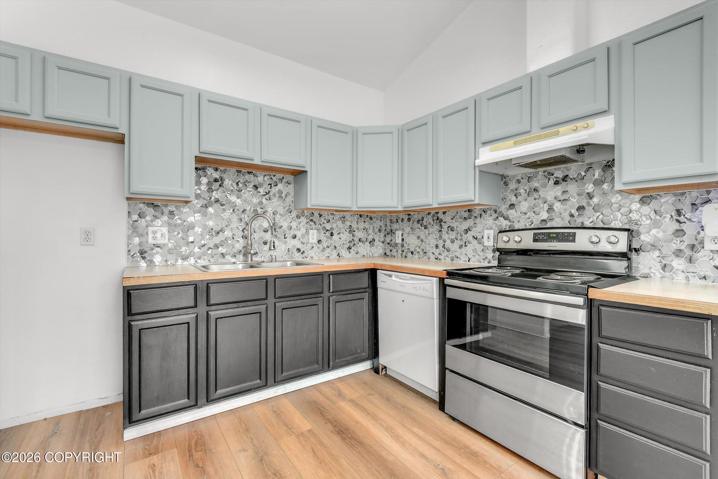 119 Burton Street #b Property Photo 8