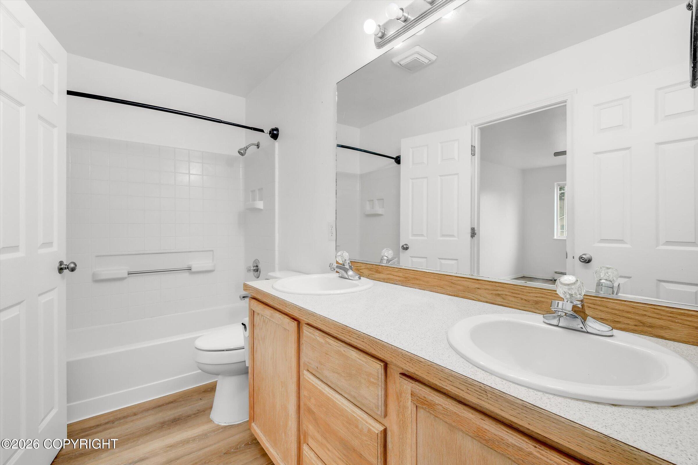 119 Burton Street #b Property Photo 12