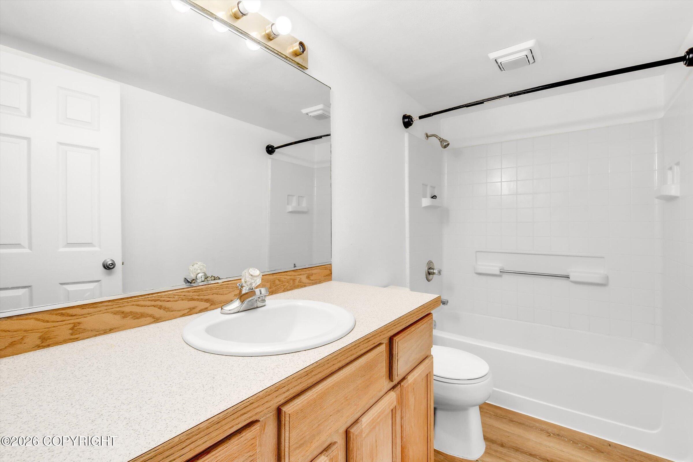 119 Burton Street #b Property Photo 16