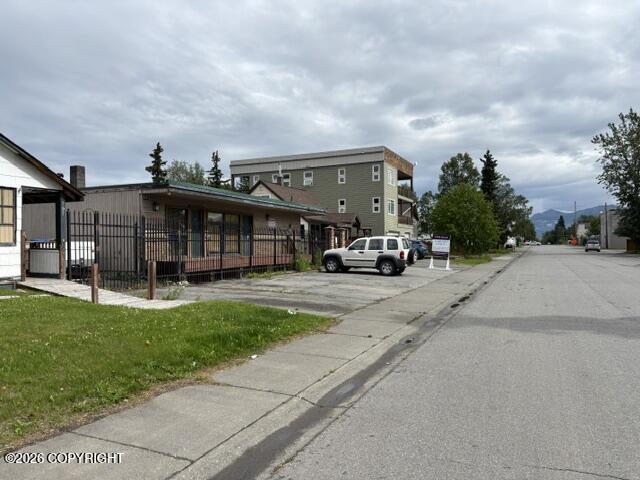 515 E 12th Avenue Property Photo 4
